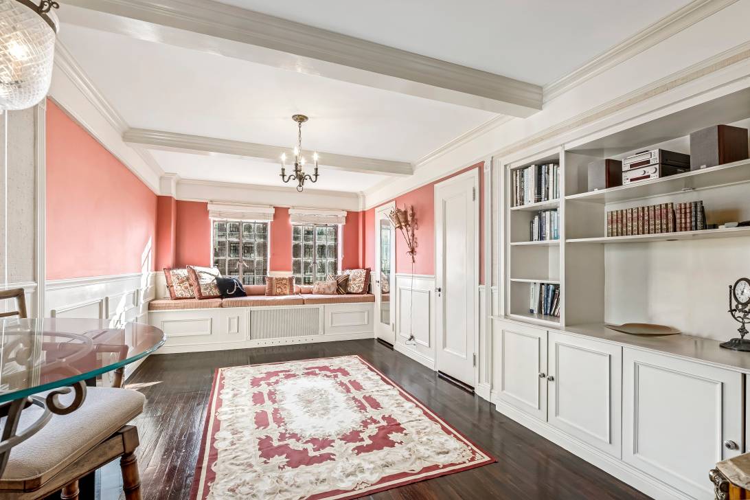 Just listed ! ! Highly coveted corner studio with double exposures facing South and East with the most magnificent open river and city views is now available at Prospect Tower.