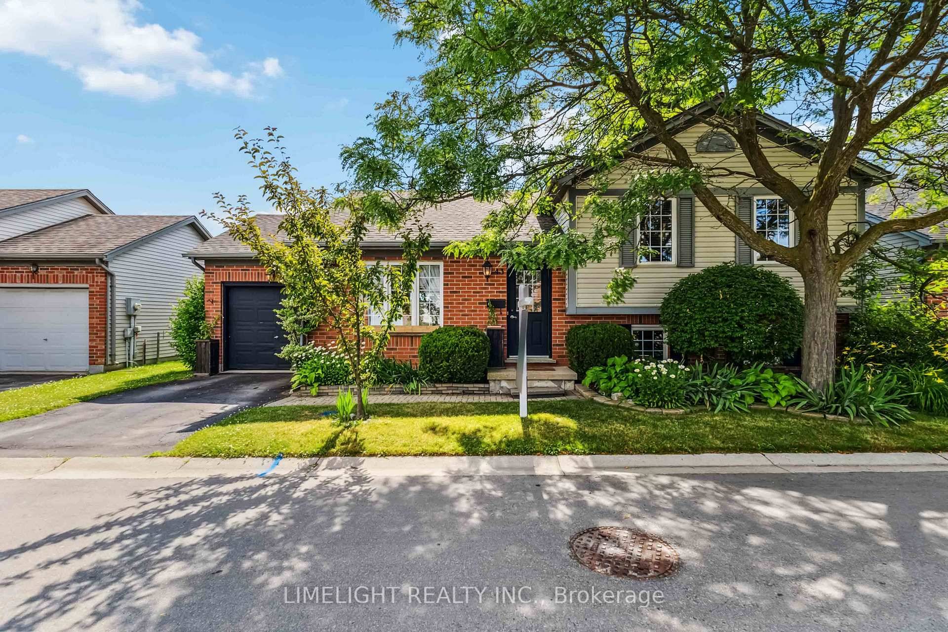 Summerside welcomes you to this charming 4 level side split detached condominium, offering space, comfort, and privacy in a well maintained setting.