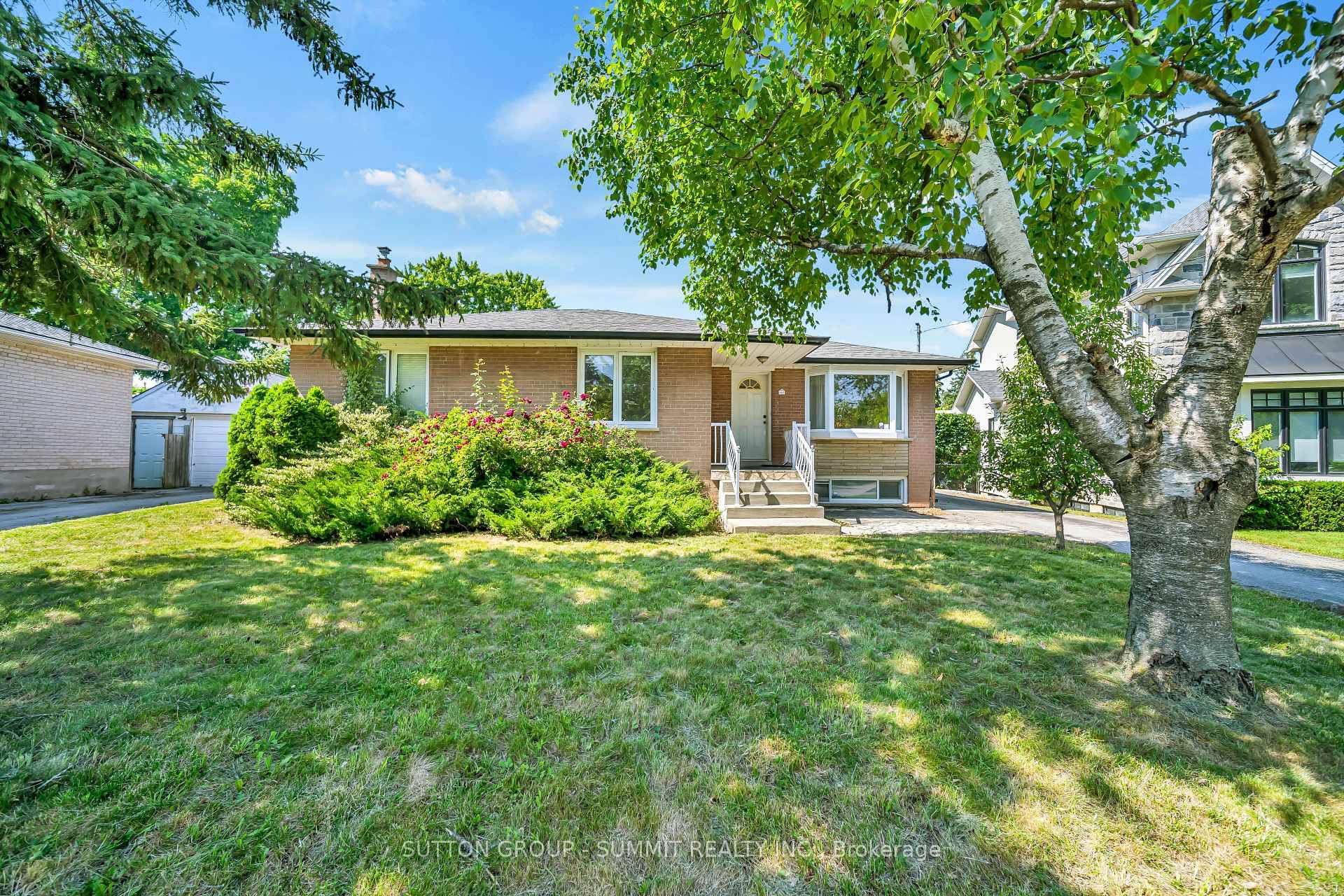LARGE Premium Pie shaped LOT West Oakville, 57 x 163.