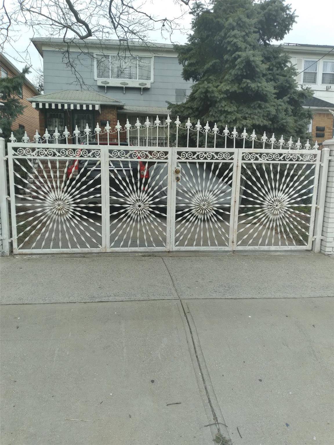 2918 Beach Channel Drive is a 3 storey home built on the ground.