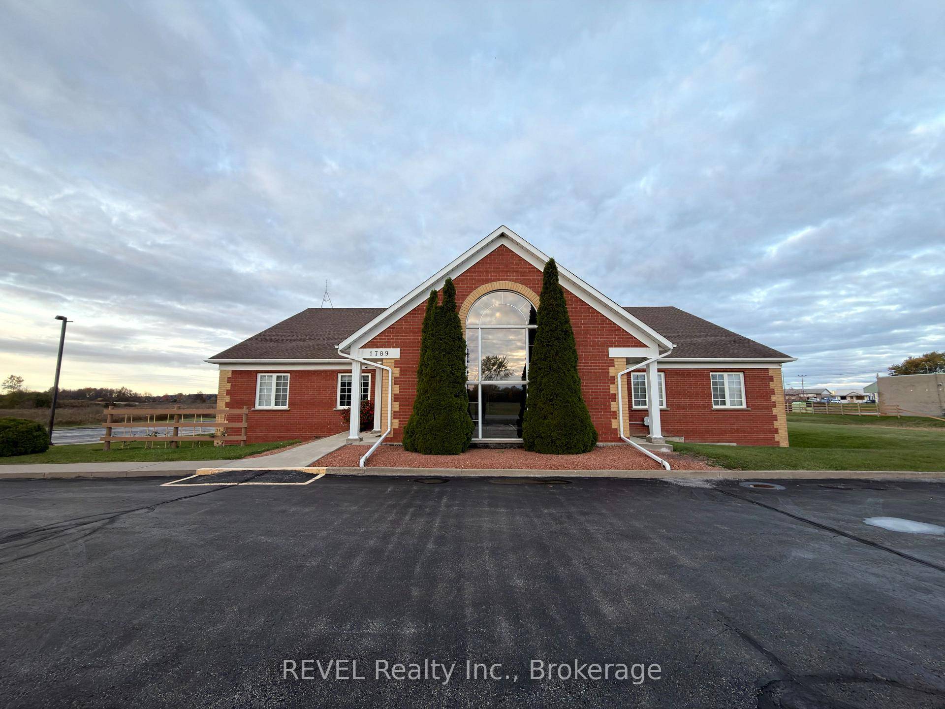 Approx. 1, 169 sq. ft. open office space available in a very well maintained professional office building.