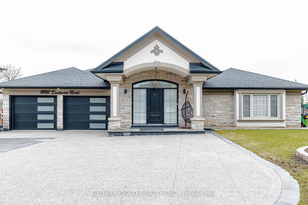 Build your dream custom home on an impressive 100 x 220 ft lot in the prestigious Credit Valley community.