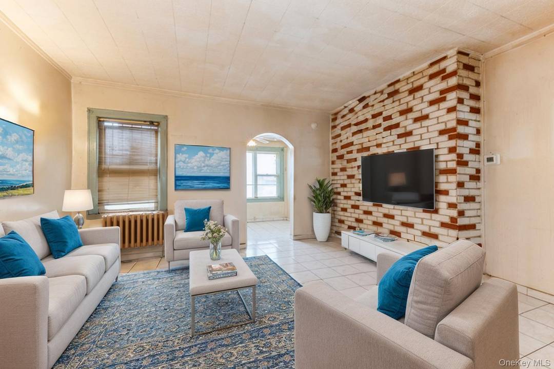 Charm, Convenience, Community !