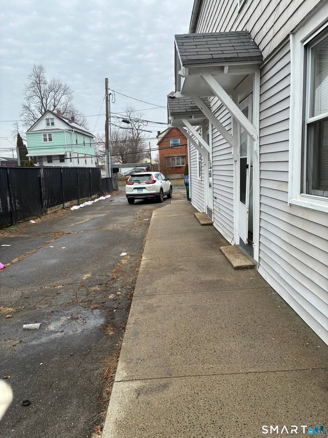 PRICE FOR A QUICK SALE, 3 BEDROOMS ON EACH FLOOR, EAT IN KITCHEN, FINSHED BASEMENT, STORAGE SHED, LARGE ET LONG DRIVEWAY FOR MULTIPLE CARS.