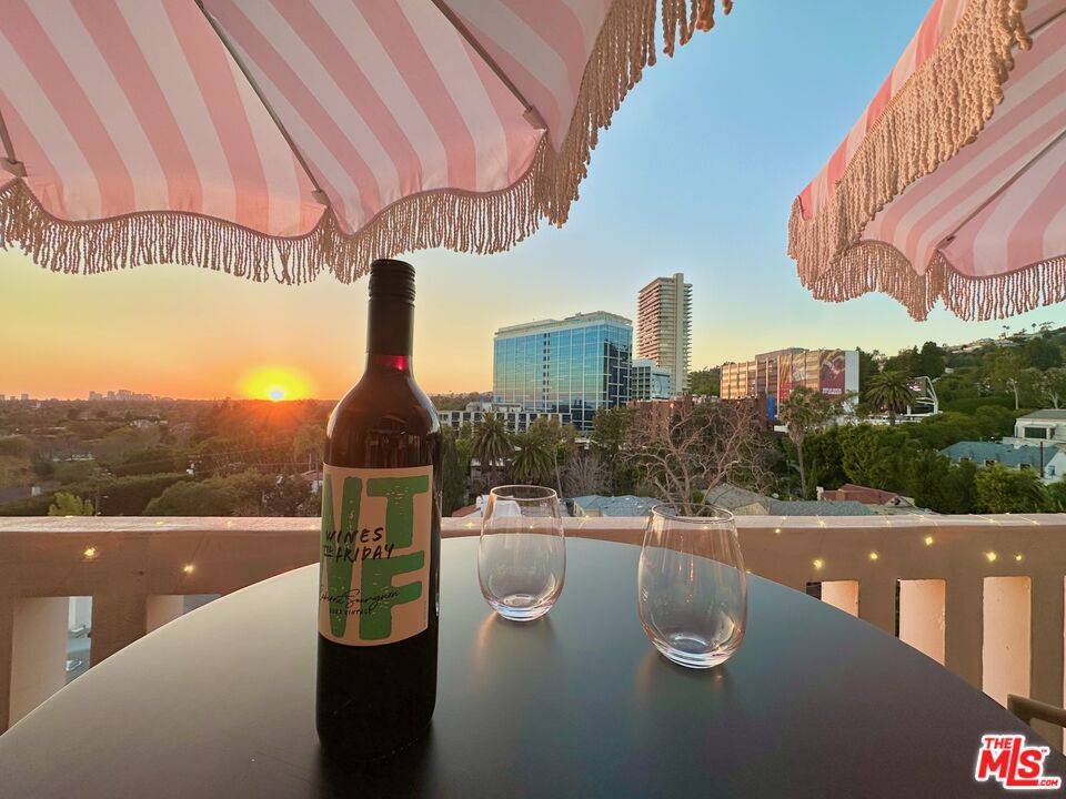 999  N DOHENY DR 1BR Sunset Strip La