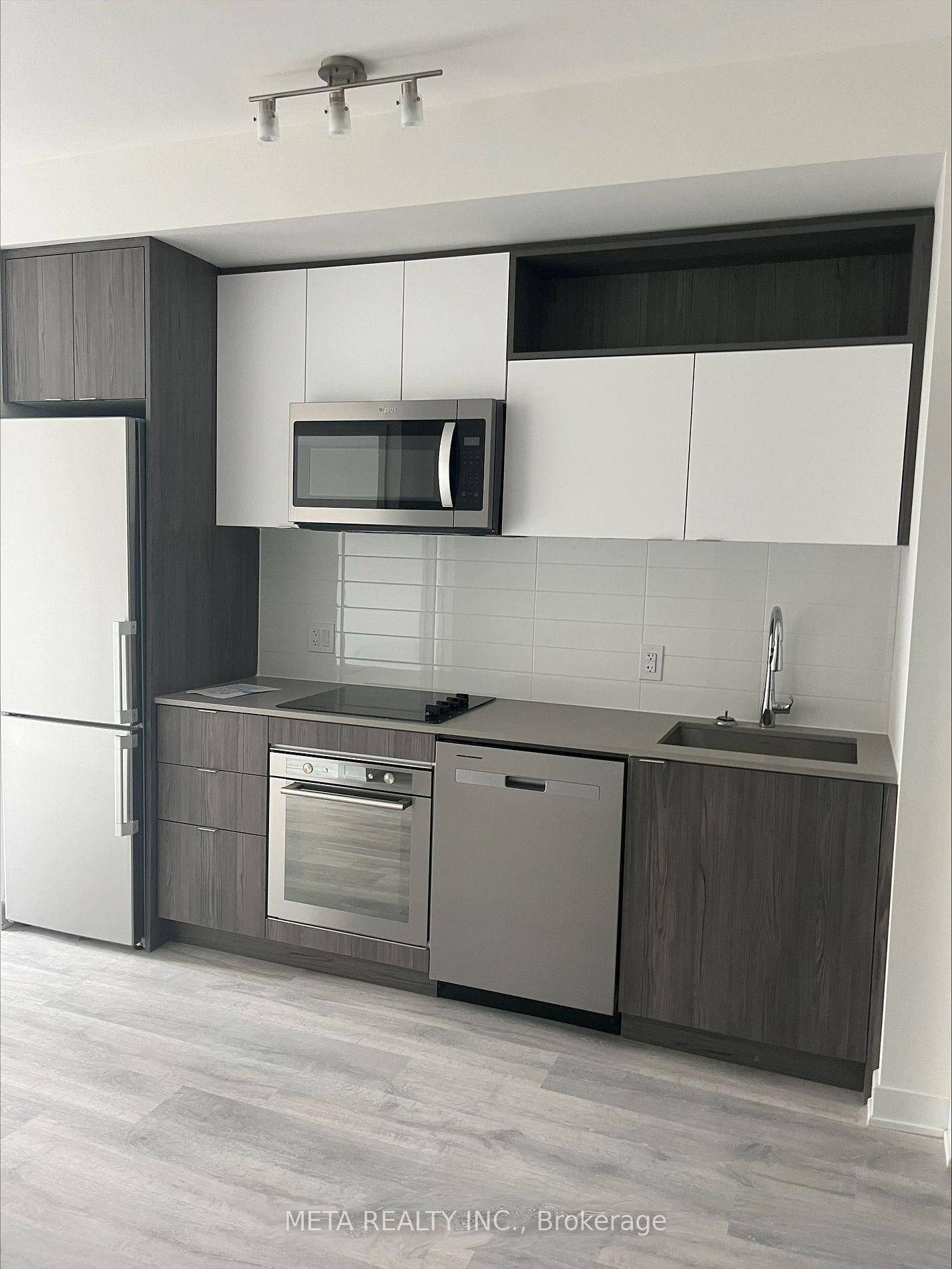 Prime Location On Front St amp ; Lower Sherbourne Steps To Distillery District, TTC, St Lawrence Mkt amp ; Waterfront !