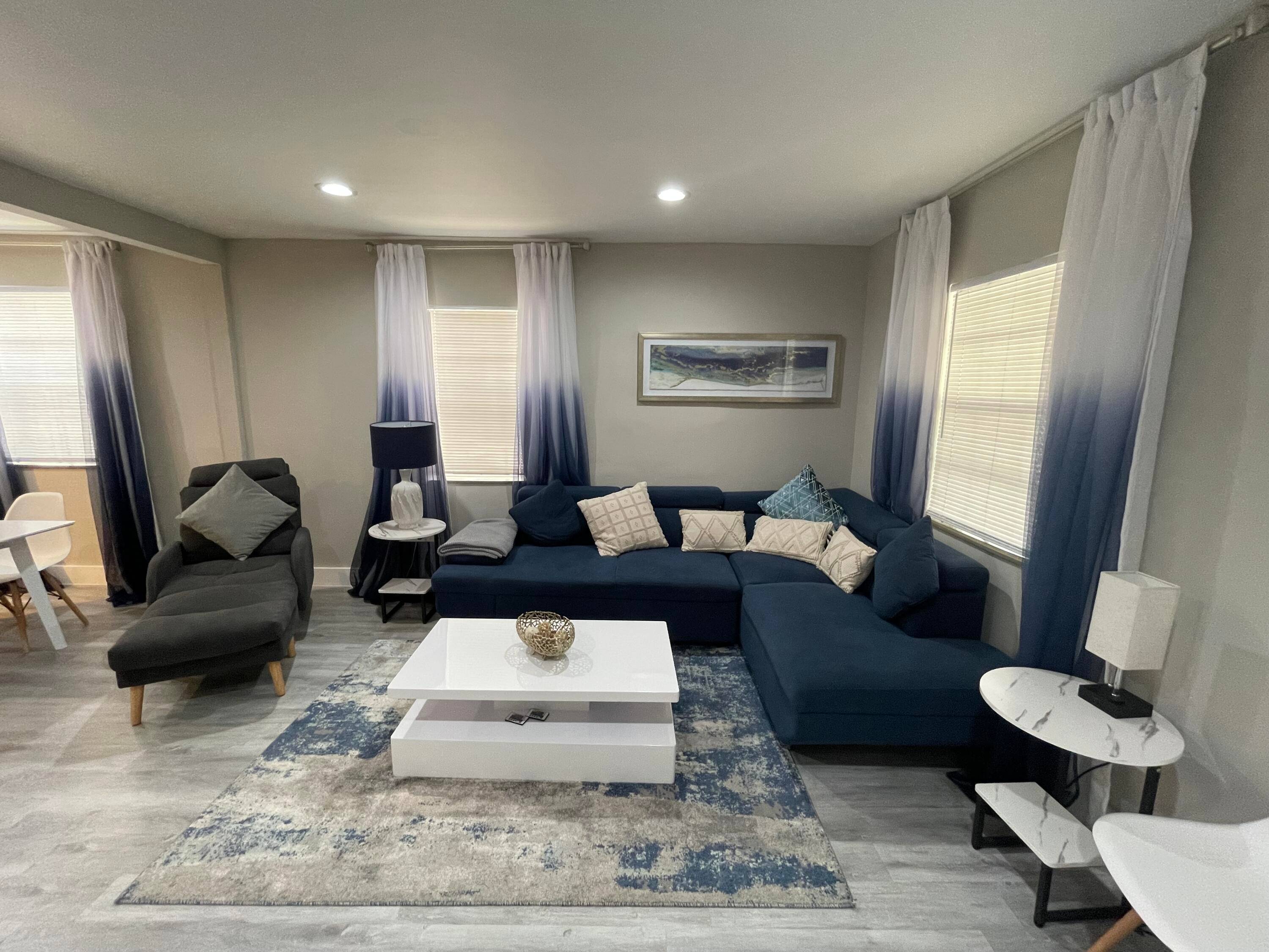 Gorgeous updated turn key rental in Oakland Park, all new furniture, drapes, rugs, tropical Florida vibe, kitchen fully stocked, towels, linens, everything you need yearly preferred.