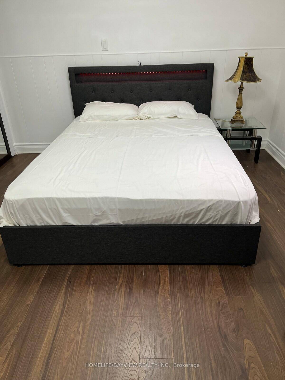 Bright and Spacious two bedroom basement unit, close to Yonge and Finch subway station, suitable for students of Seneca College and York University.