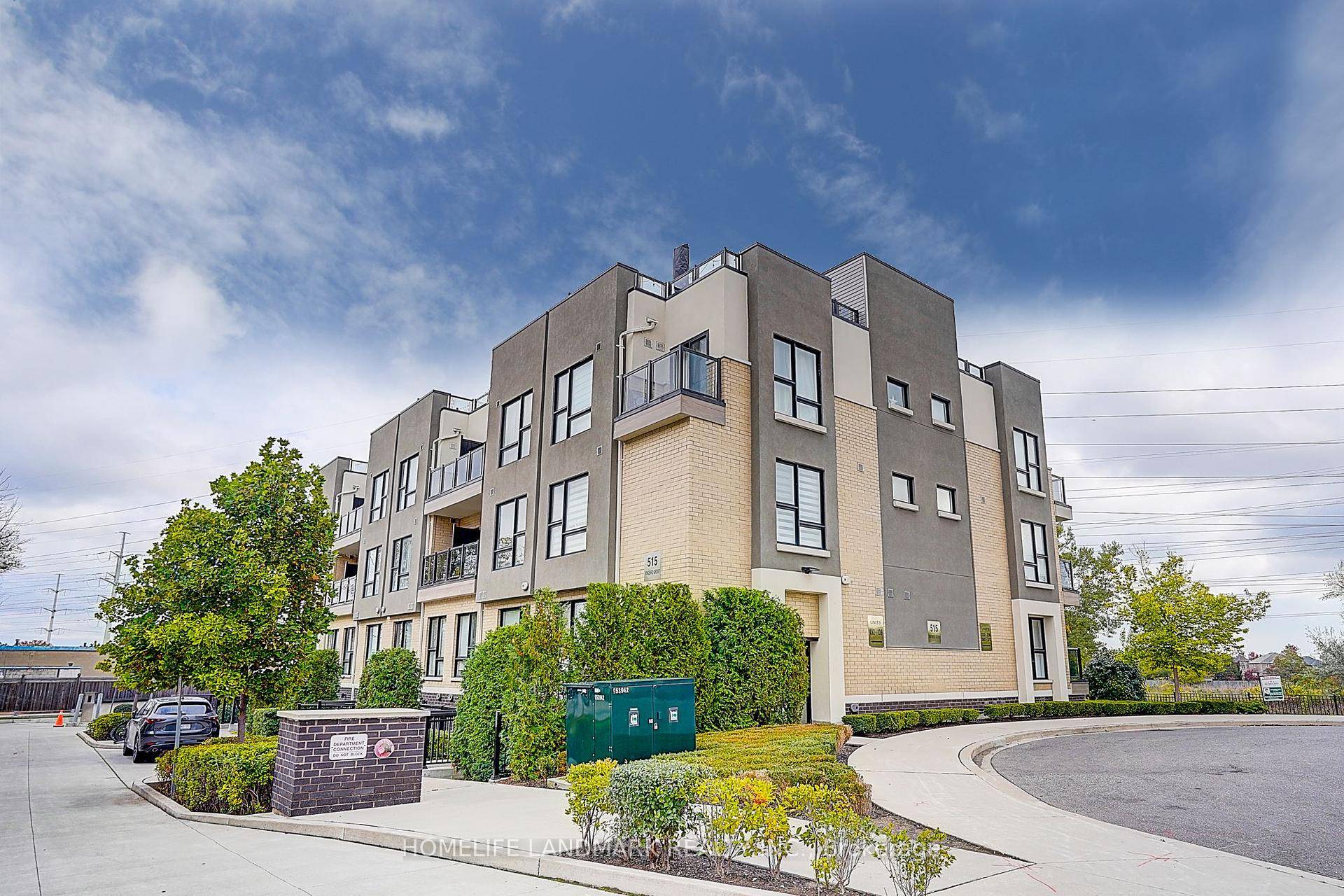 Bright amp ; Spacious Townhouse With Unobstructed View, Open Concept Layout In The Sought after Rouge Valley Area !