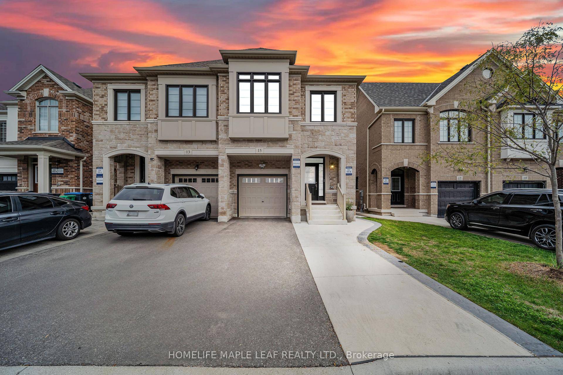 A Gorgeous Semi Detached 4 Bedroom House Located In A Desirable Area of Brampton, 2315 Sq.