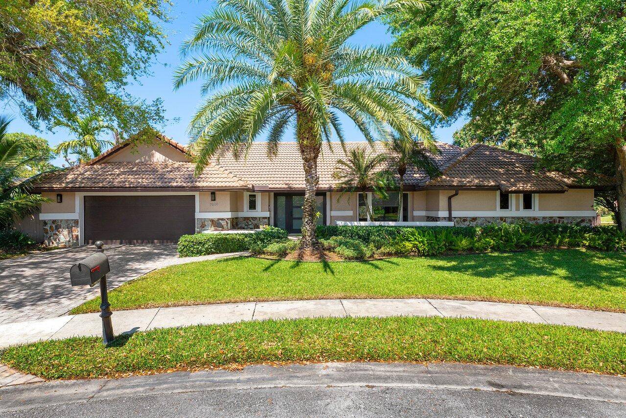 Prime oversized lot at the end of a quiet cul de sac, this fully renovated home offers the ultimate in luxury and convenience.