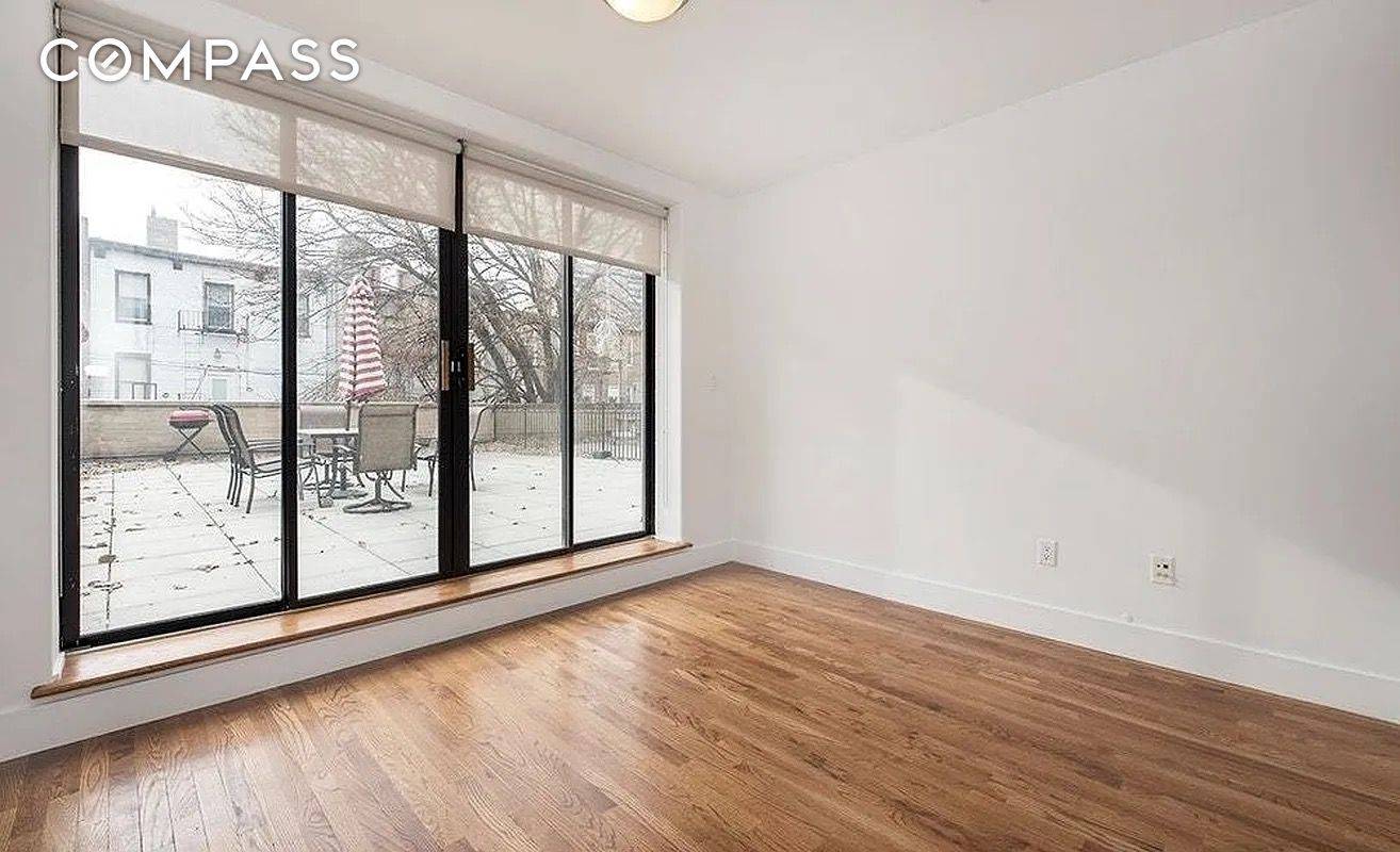 Welcome to 80 Meserole Street, a recently developed building with large apartments, gym, landscaped and furnished roof deck, media lounge, large laundry room and parking garage.