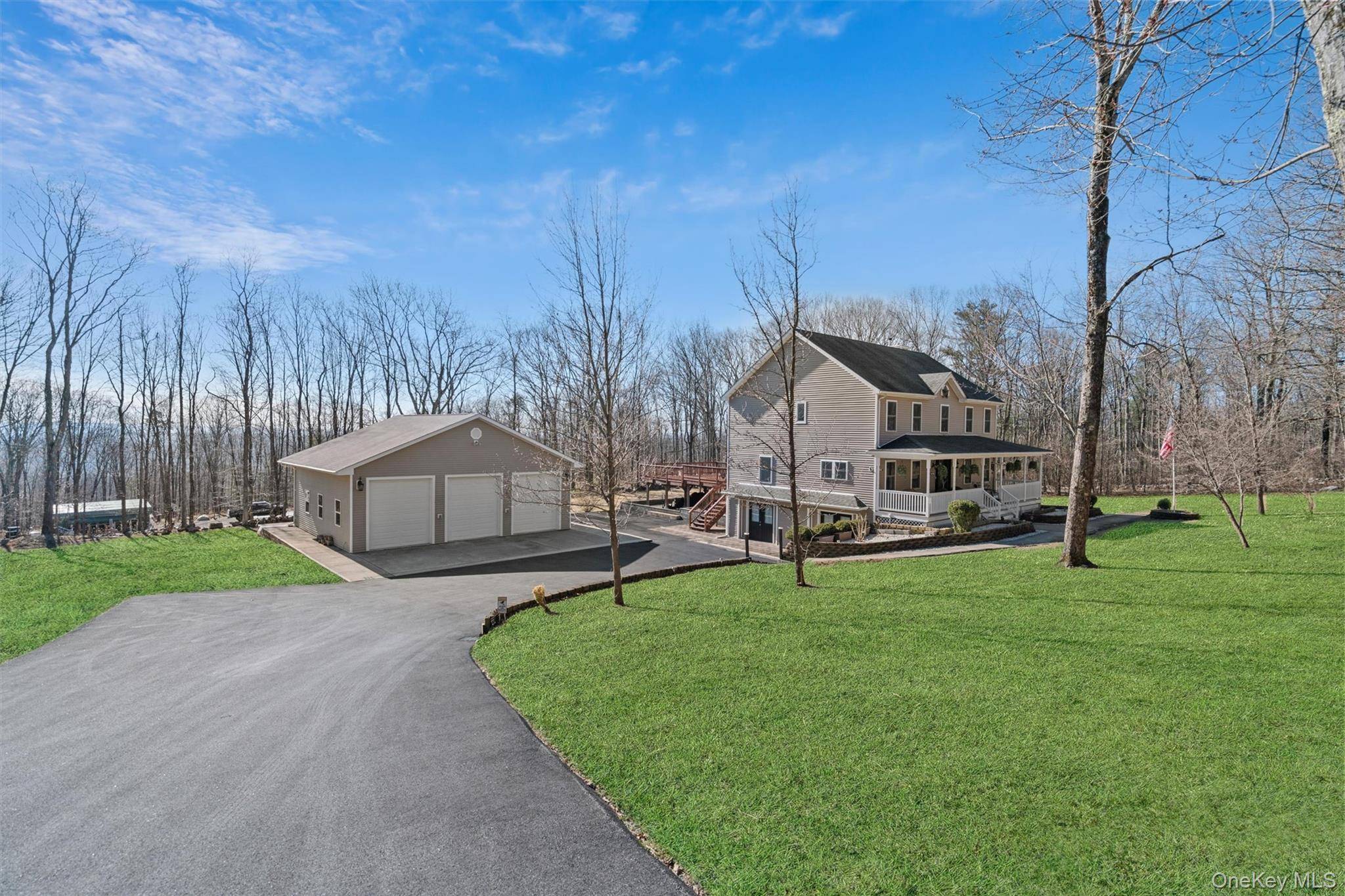 Discover the perfect blend of elegance and modern convenience in this stunning custom built Colonial with 3600 sqft to enjoy.