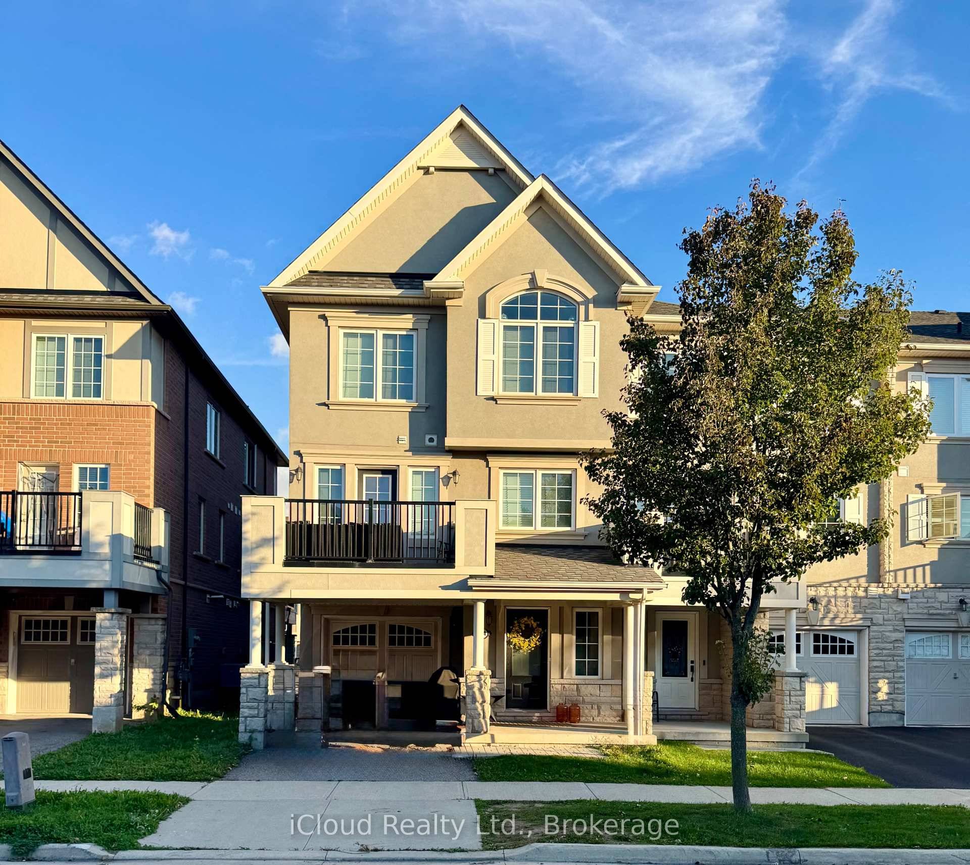Stunning Mattamy Built Executive Freehold Townhome in Oakville's Highly Coveted Preserve Community !