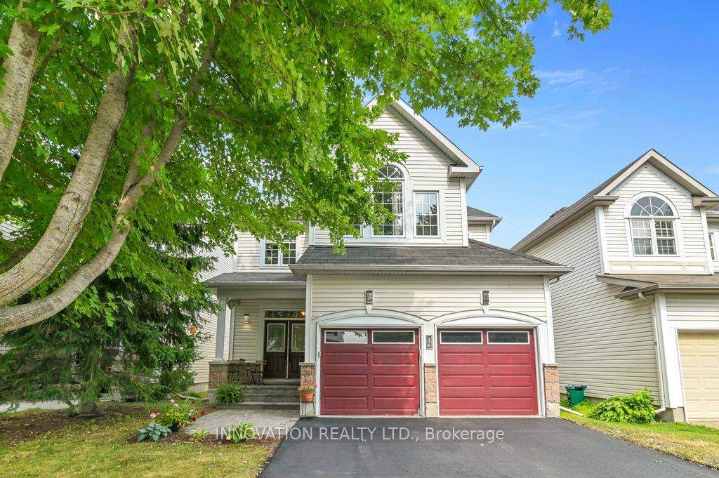 Welcome to 136 Lamplighters Drive in the heart of Barrhaven, known for its top rated schools, parks, shopping.