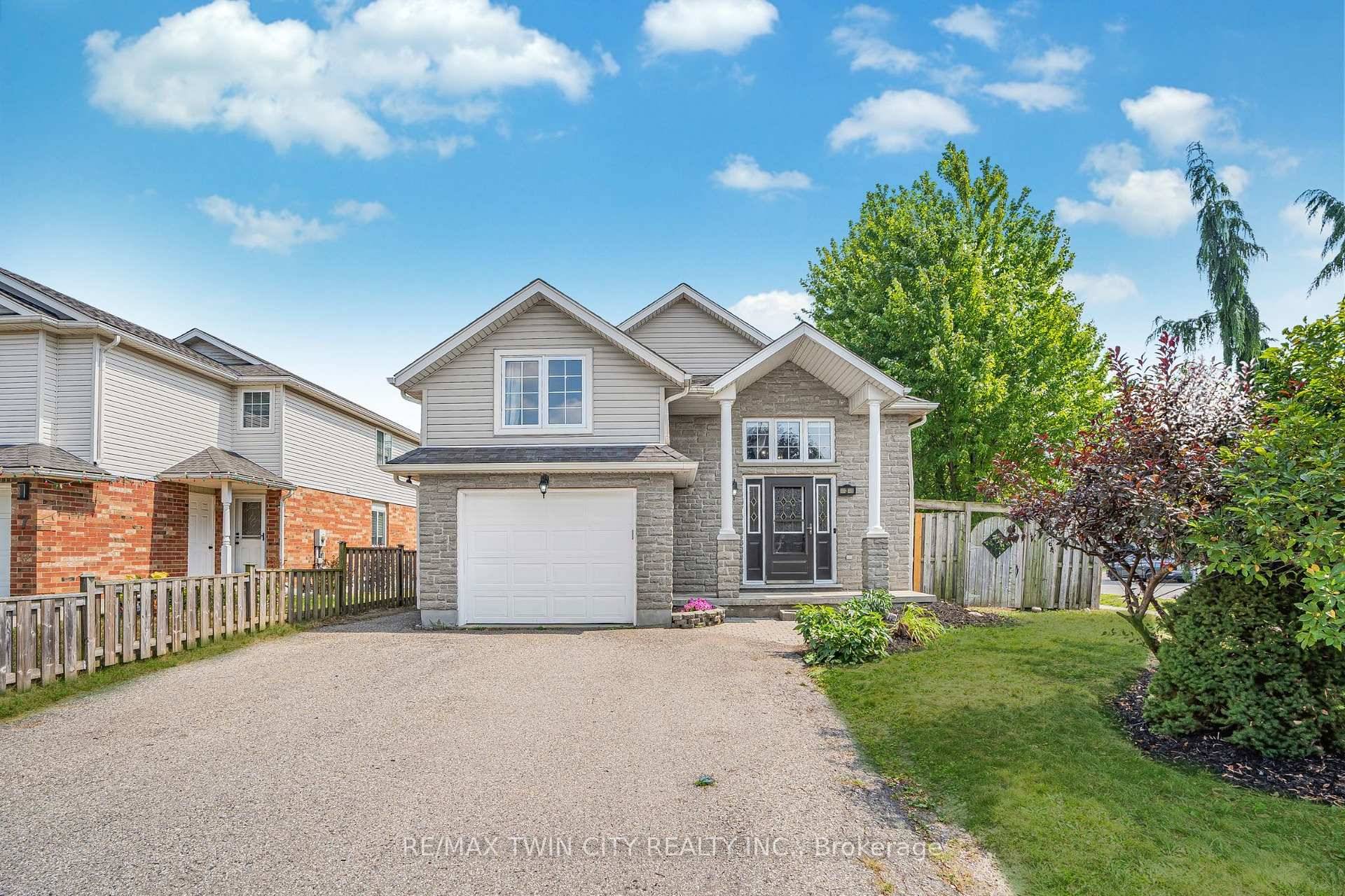 Welcome to 3 Wisteria Court Perfect Home amp ; Investment Opportunity in One.