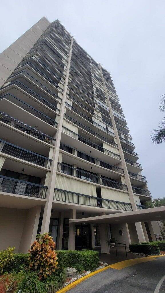 2 2 UNIT, OPEN KITCHEN, PANTRY BREAKFAST AREA, TILED DINING ROOM, TINTED WINDOWS, TWO SEPARATE BALCONIES, WALK IN CLOSETS, STORM SHUTTERS, COVERED PARKING.