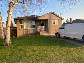 Charming 3 bedroom detached bungalow located in the desirable Donovan neighbourhood of Central East Oshawa.