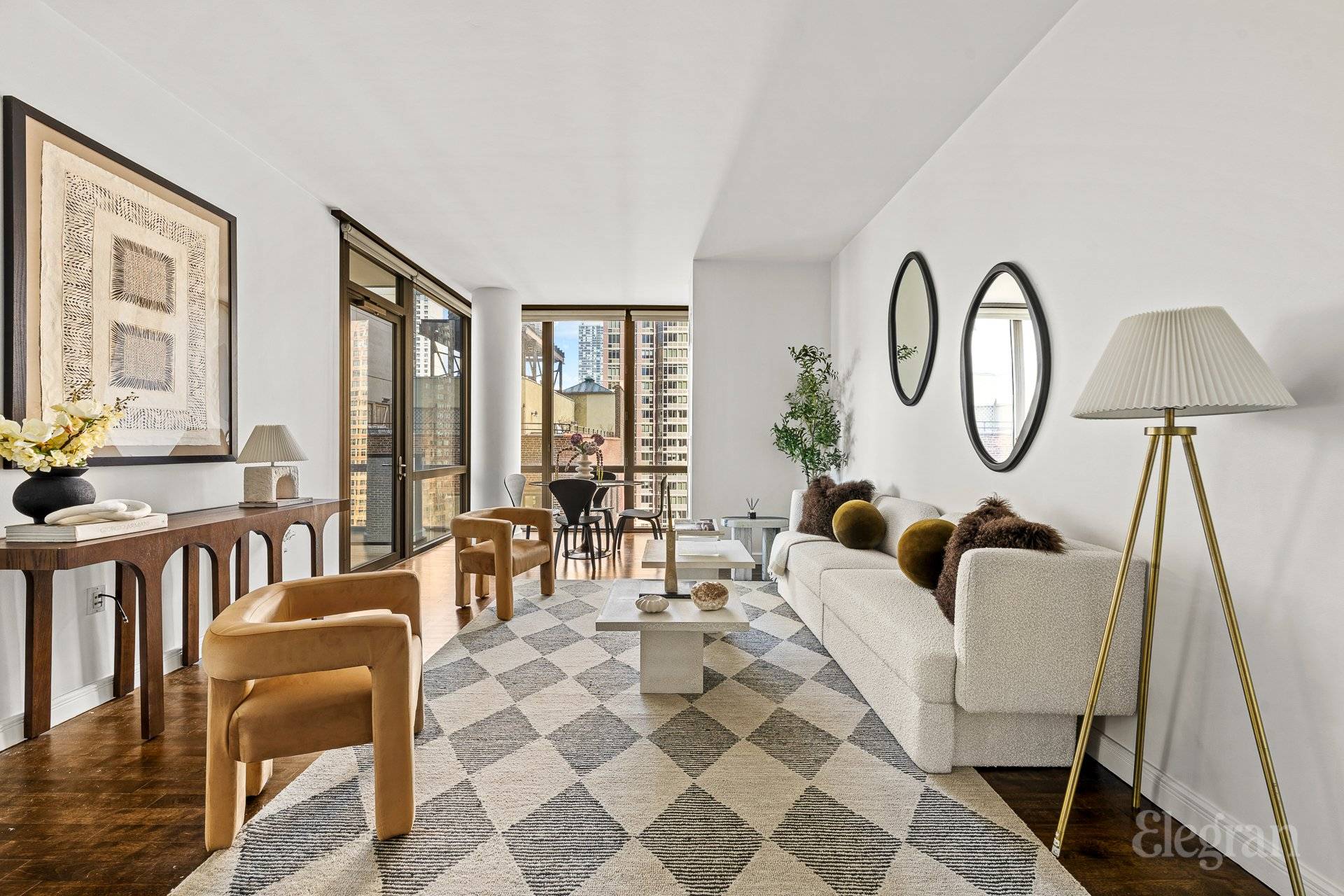 Experience luxury living in this stunning 2 bedroom, 2 bathroom home at the Chelsea Stratus, a premier full service building in the heart of Chelsea.