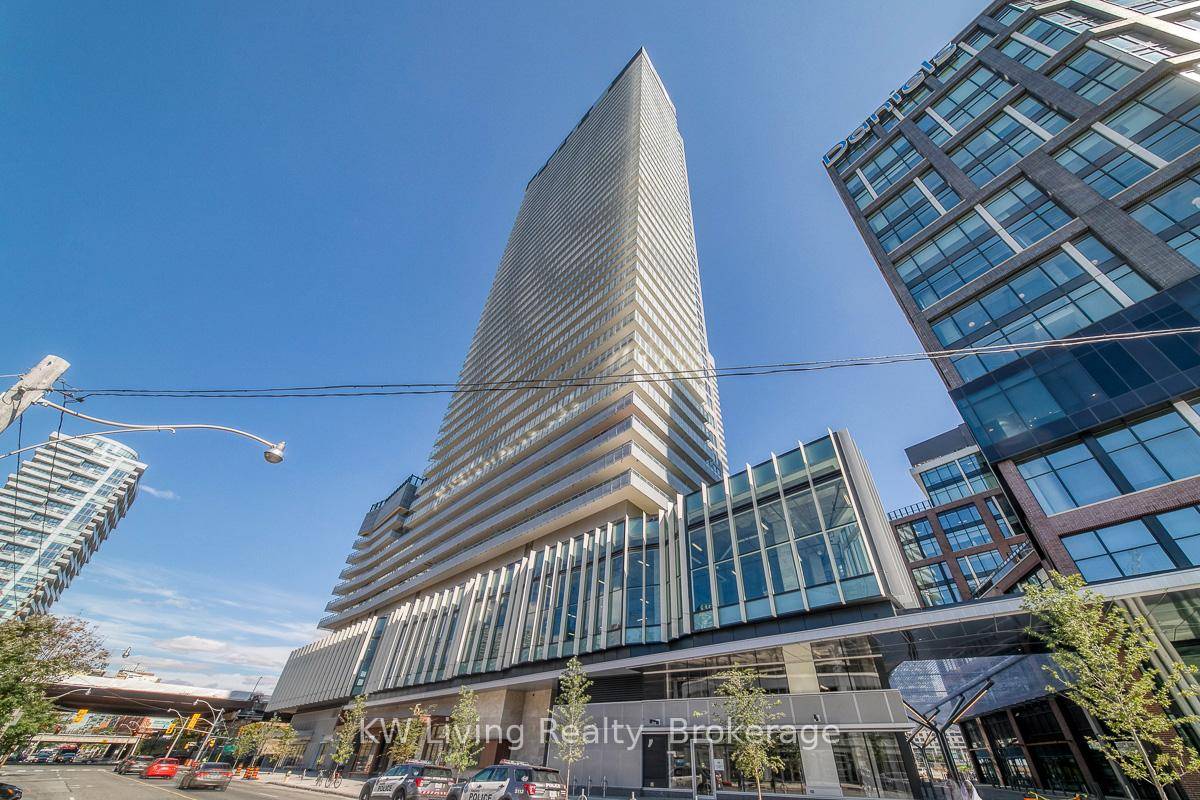 Discover contemporary urban living in this stunning one bedroom, one bathroom suite in the iconic Lighthouse West Tower, crafted by Daniels Corporation.
