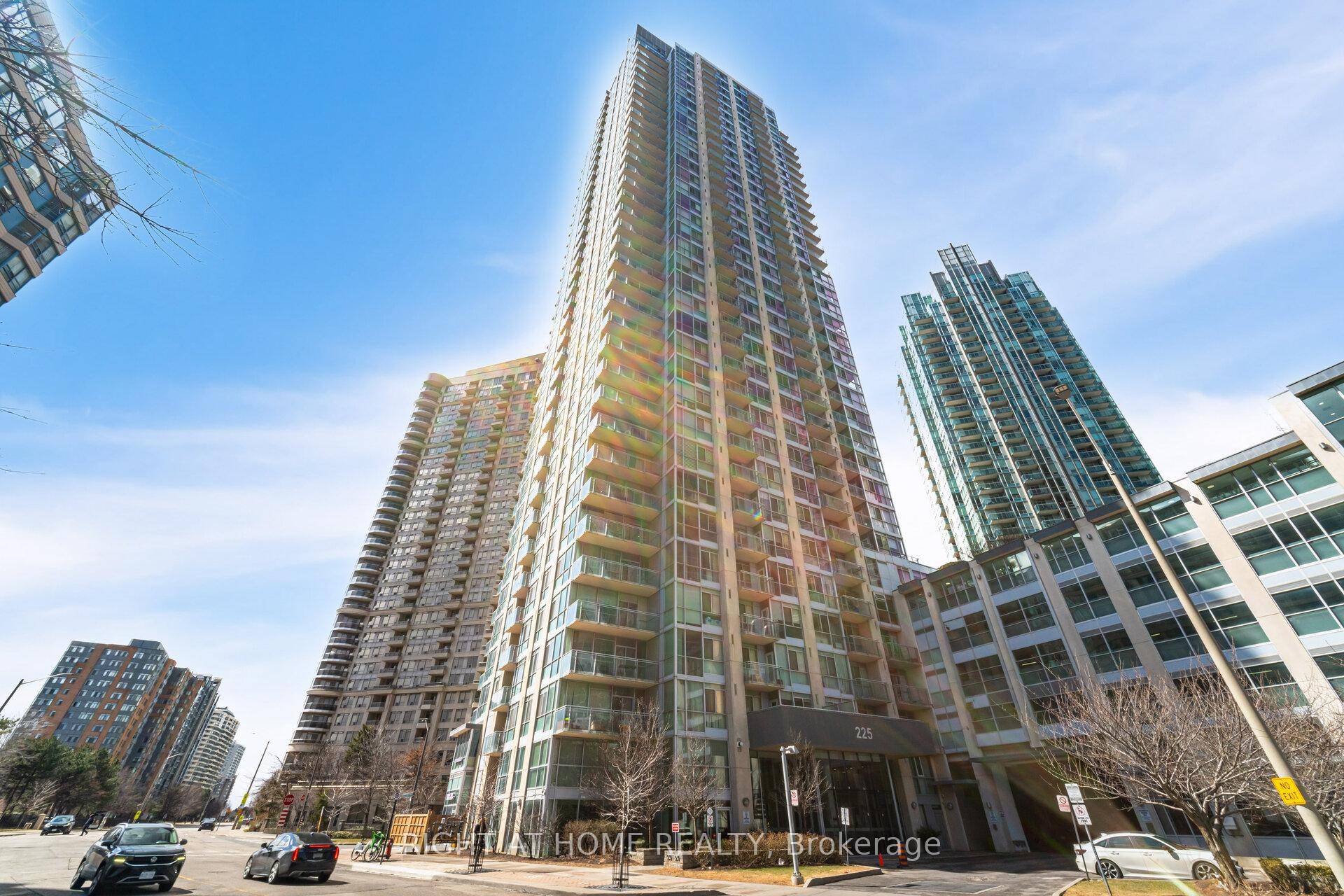 Welcome to this bright and spacious 1 bedroom den, 2 bathroom condo featuring an open concept layout with stunning unobstructed south facing views in the vibrant Mississauga City Centre.