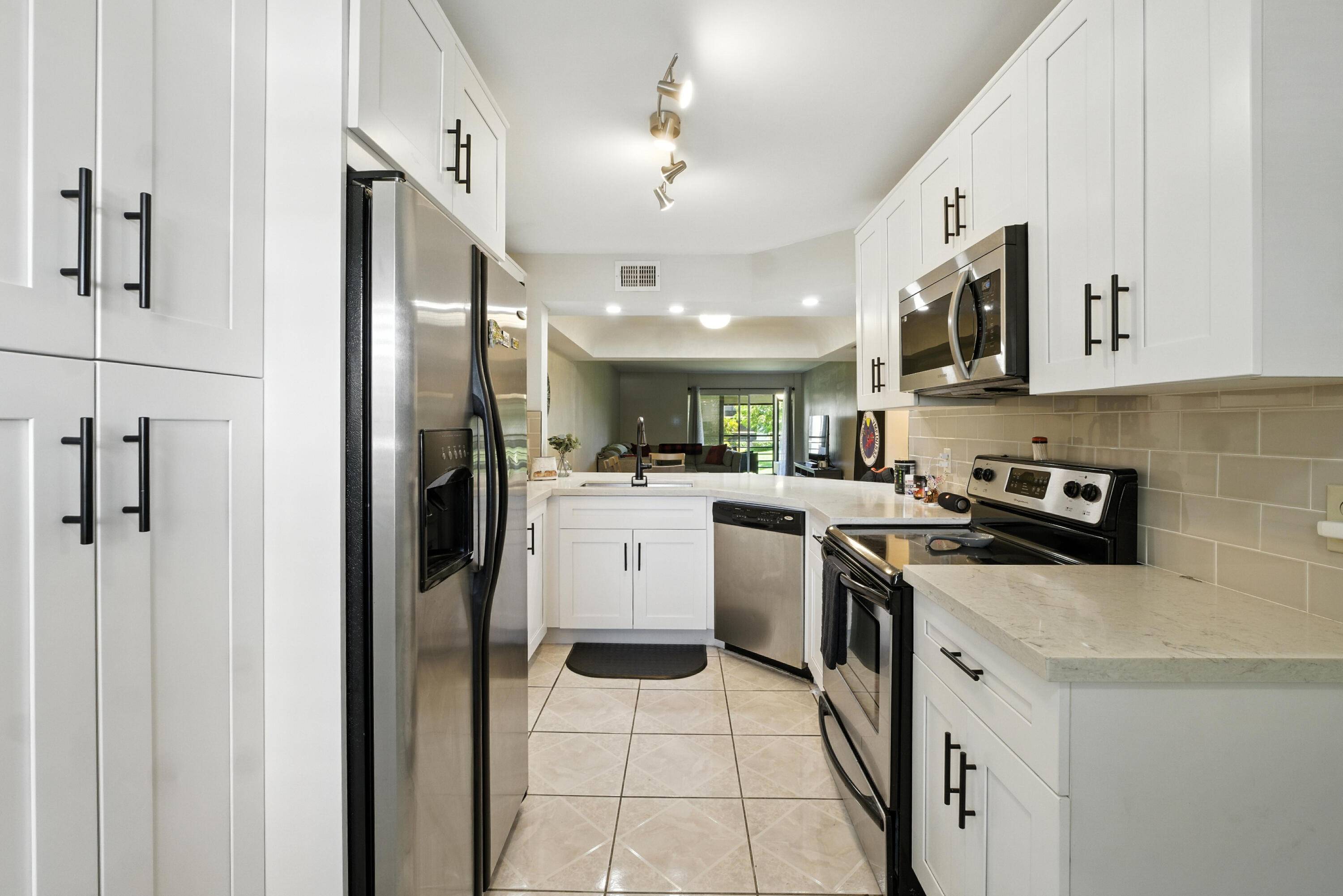 BEAUTIFUL 2 2 condo kitchen completed updated 2 yrs ago on the 2nd floor.