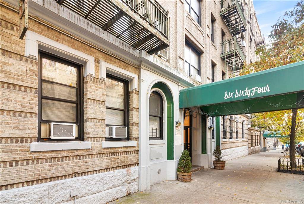 Another renovated, sunny and spacious GEM in Washington Heights.