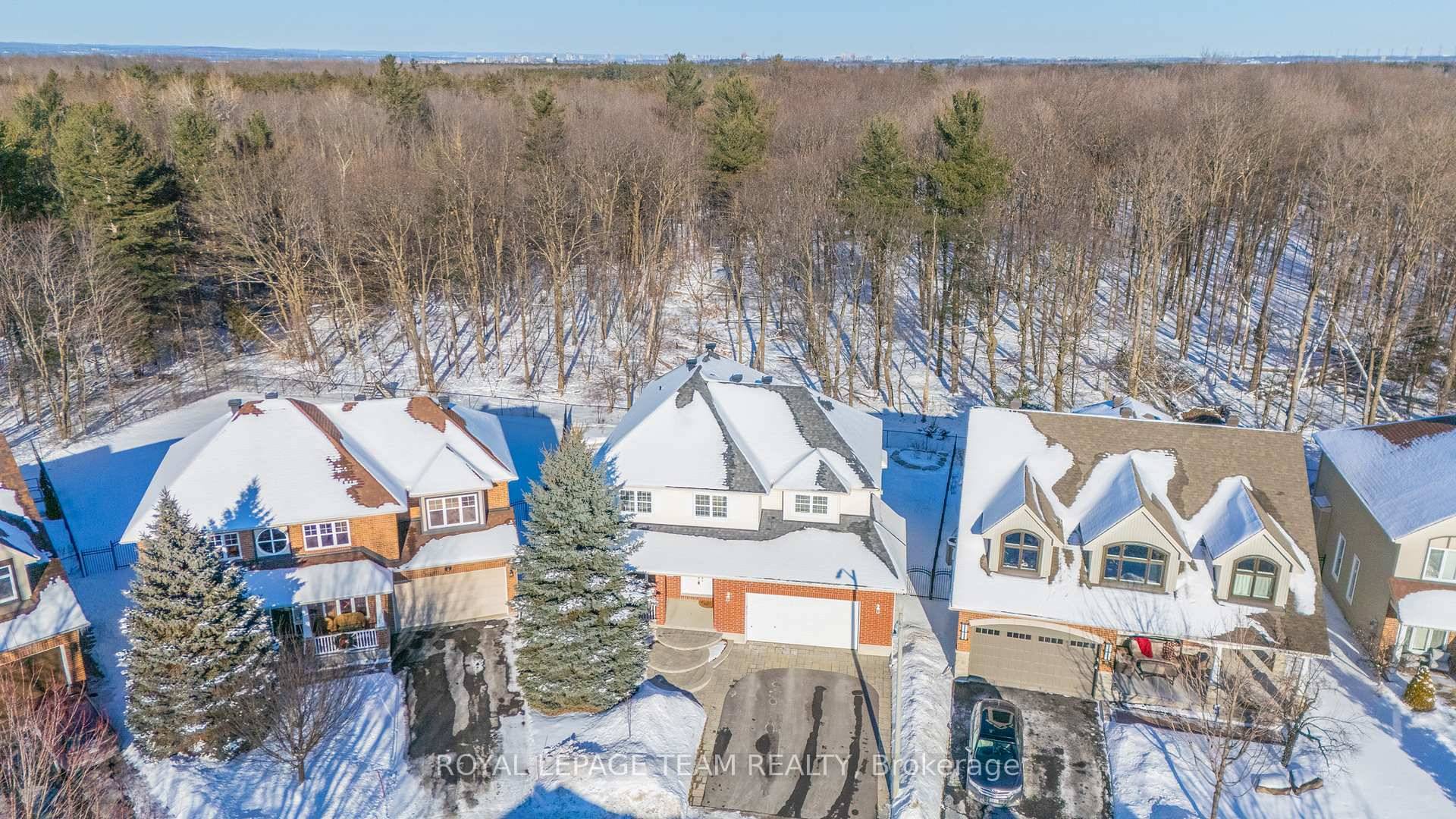Welcome to 90 Osprey Crescent, a stunning single family home nestled in the heart of Bridlewood on an oversized pie shaped lot.