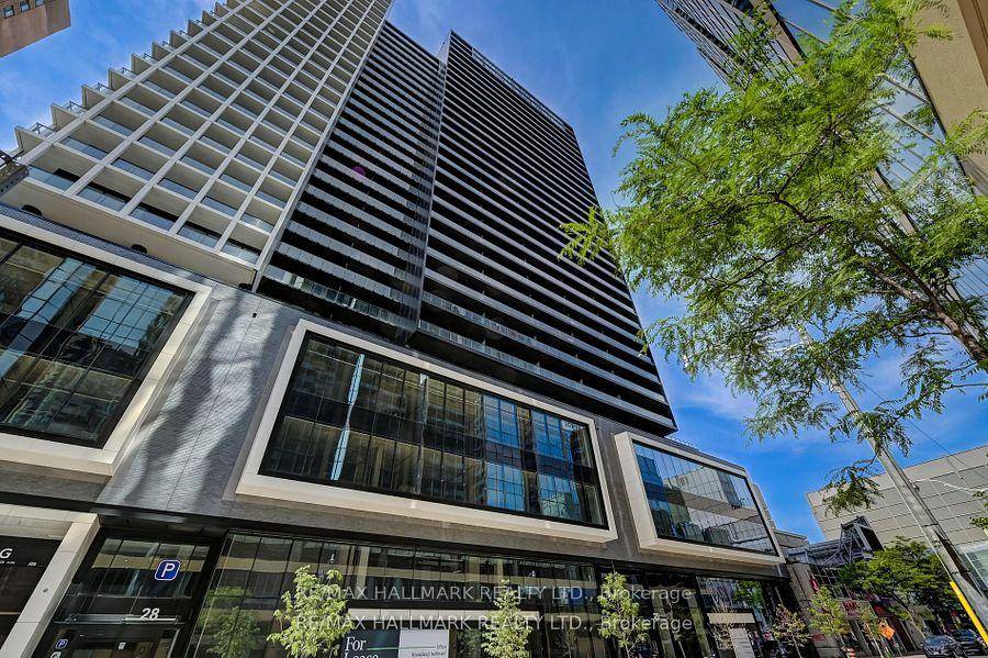 Welcome to this modern 1 bedroom study in the heart of Toronto, where style meets ultimate convenience.