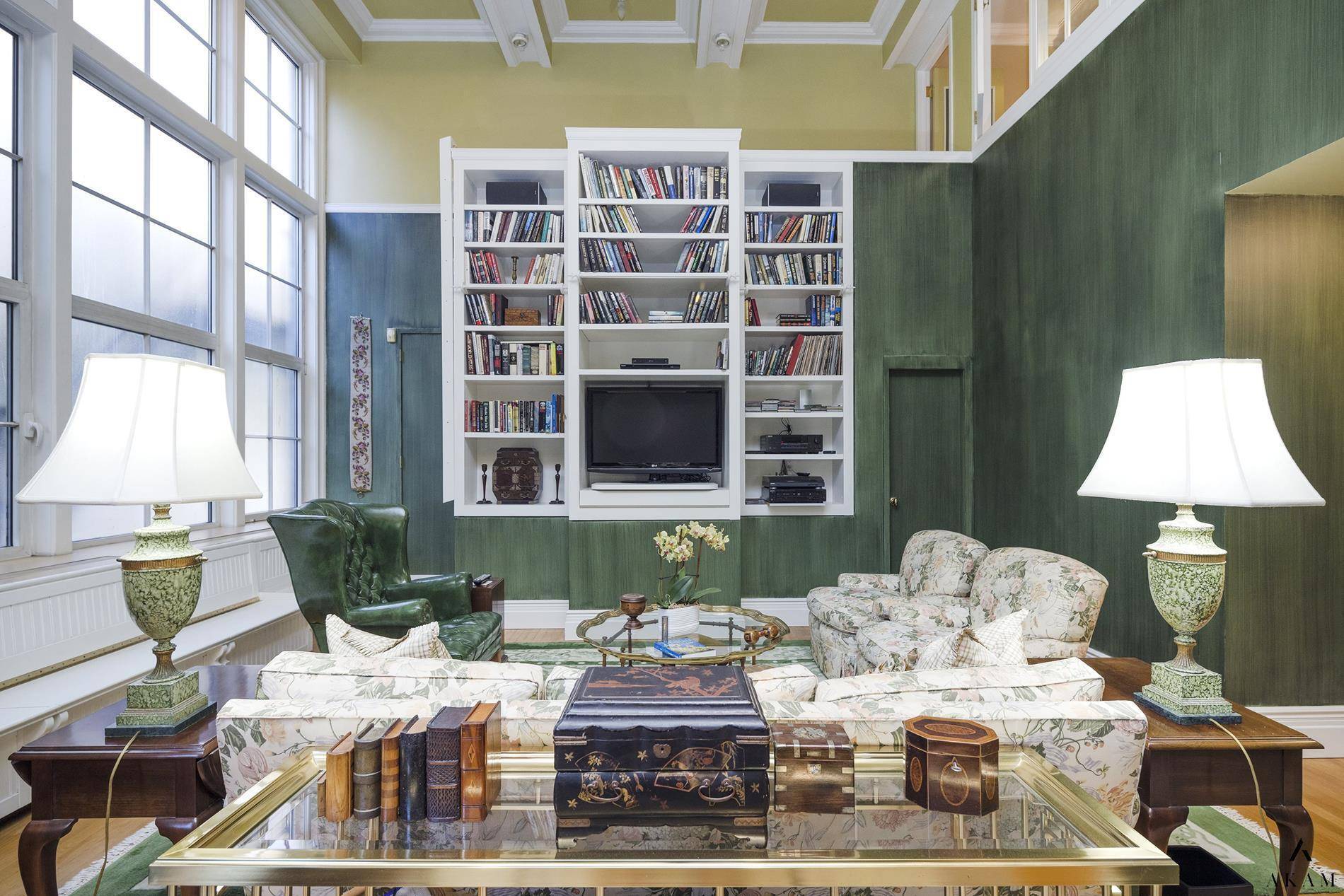 Rare Duplex Opportunity at the Iconic Gainsborough Studios on Central Park South This is a rare chance to own a stunning duplex residence at the historic 1908 Landmark Gainsborough Studios, ...