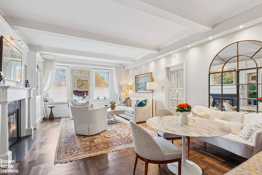 Welcome to 128 Central Park South 2A.