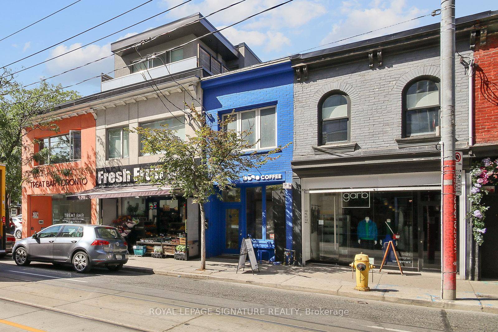 Welcome to this charming upper level suite in the heart of Queen West.