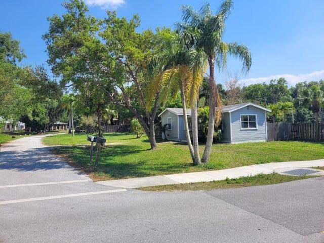 Charming 1 bedroom, 1 bath cottage on a spacious 0.