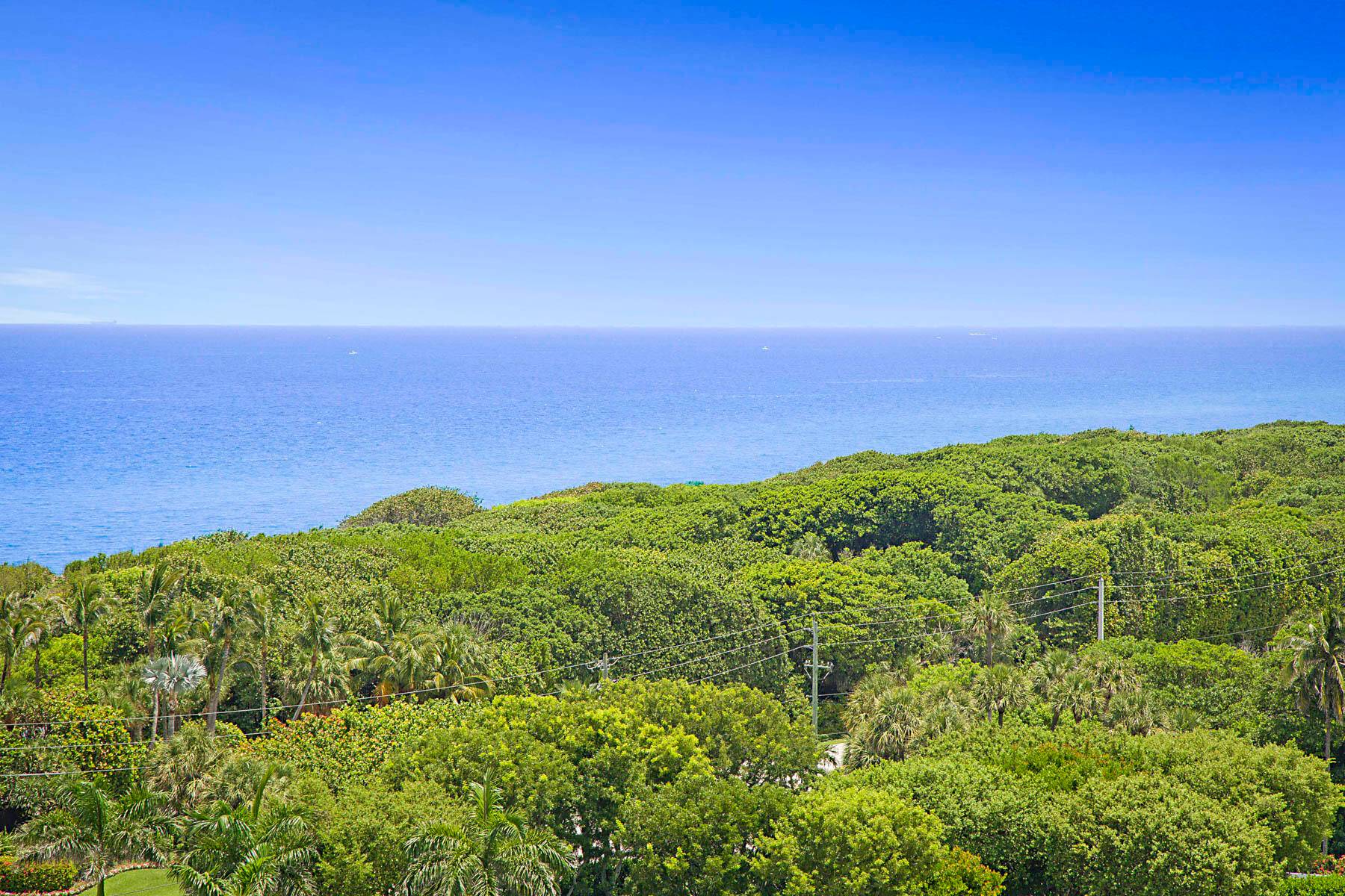 Southwest corner unit with amazings views of the ocean, intracoastal nature preserve park.