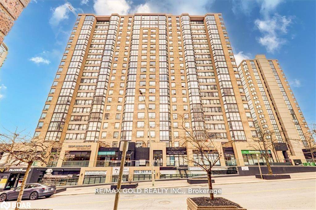 Stunning Corner Unit Flooded with Natural Light in a Desirable Mississauga Locale !