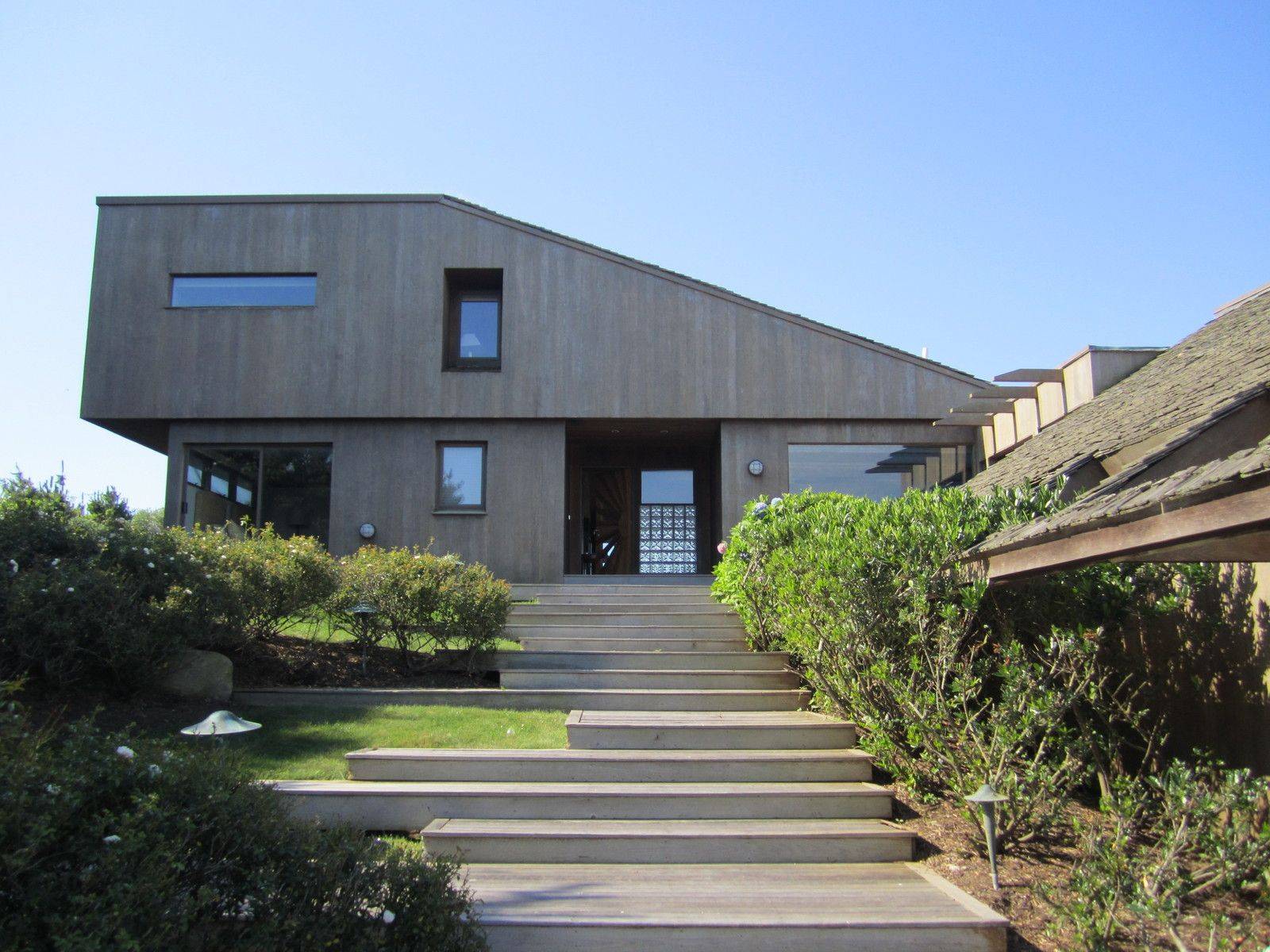 Striking Norman Jaffe Design Sited Directly on the Atlantic