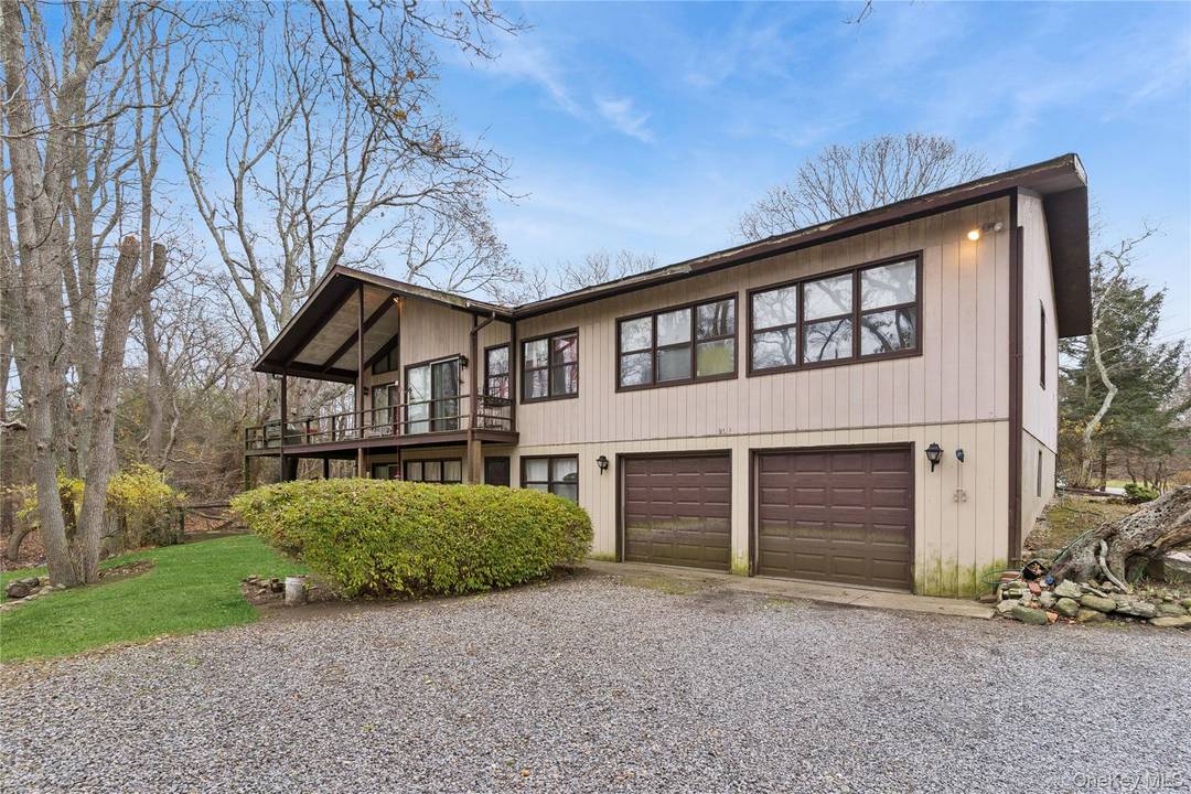 Right out of the 1970's this split level chalet located on.