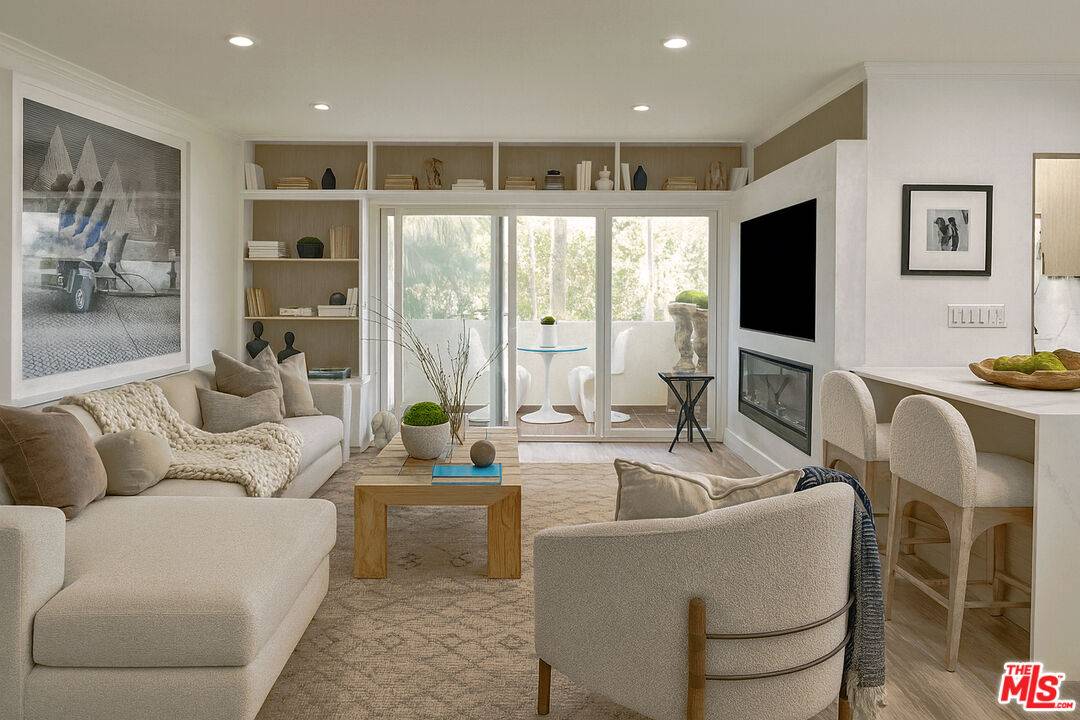 1233  N Laurel Ave 2BR Hollywood Hills East La