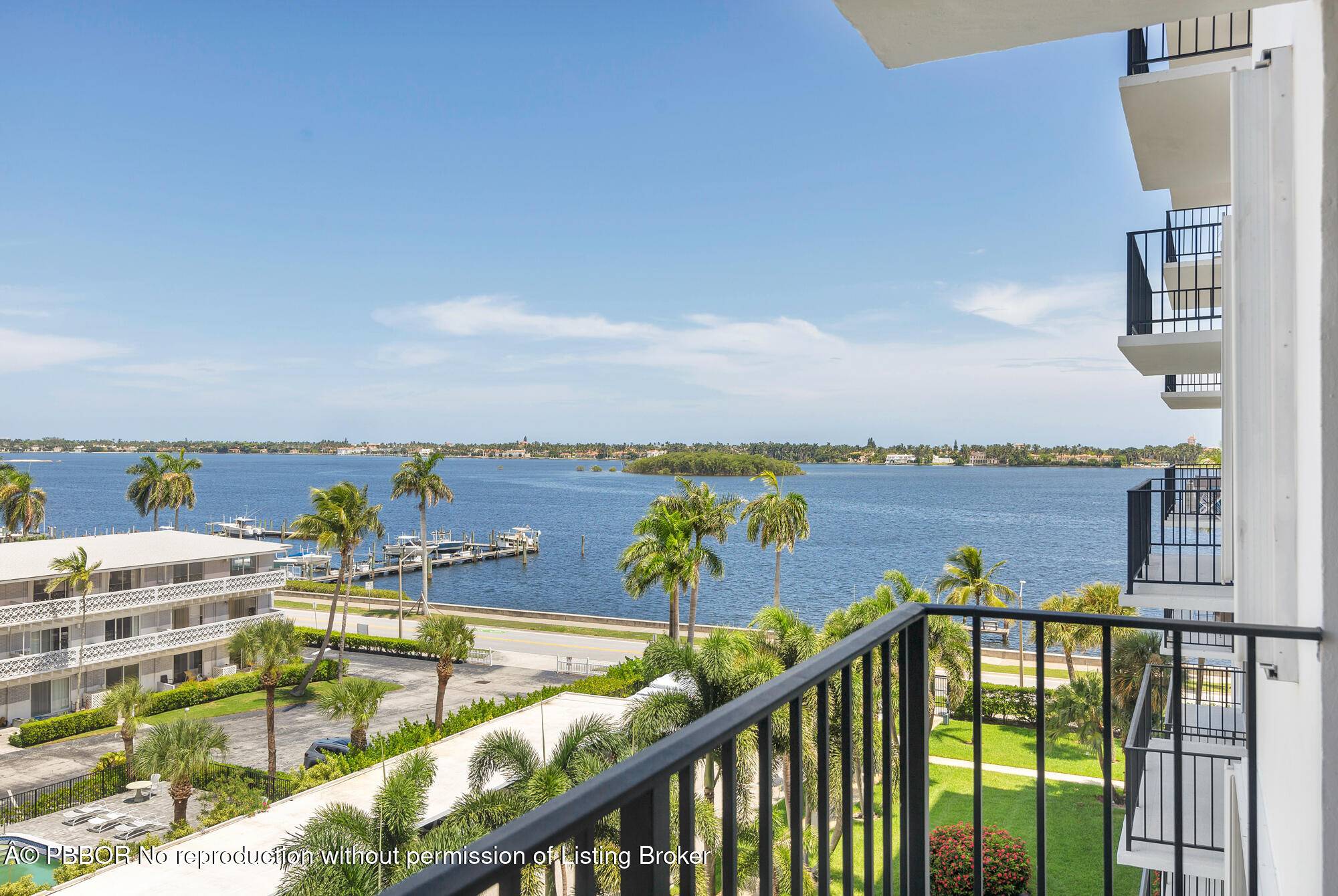 Immaculate 2 bedroom 2 bath apartment with an abundance of natural light and expansive water views.