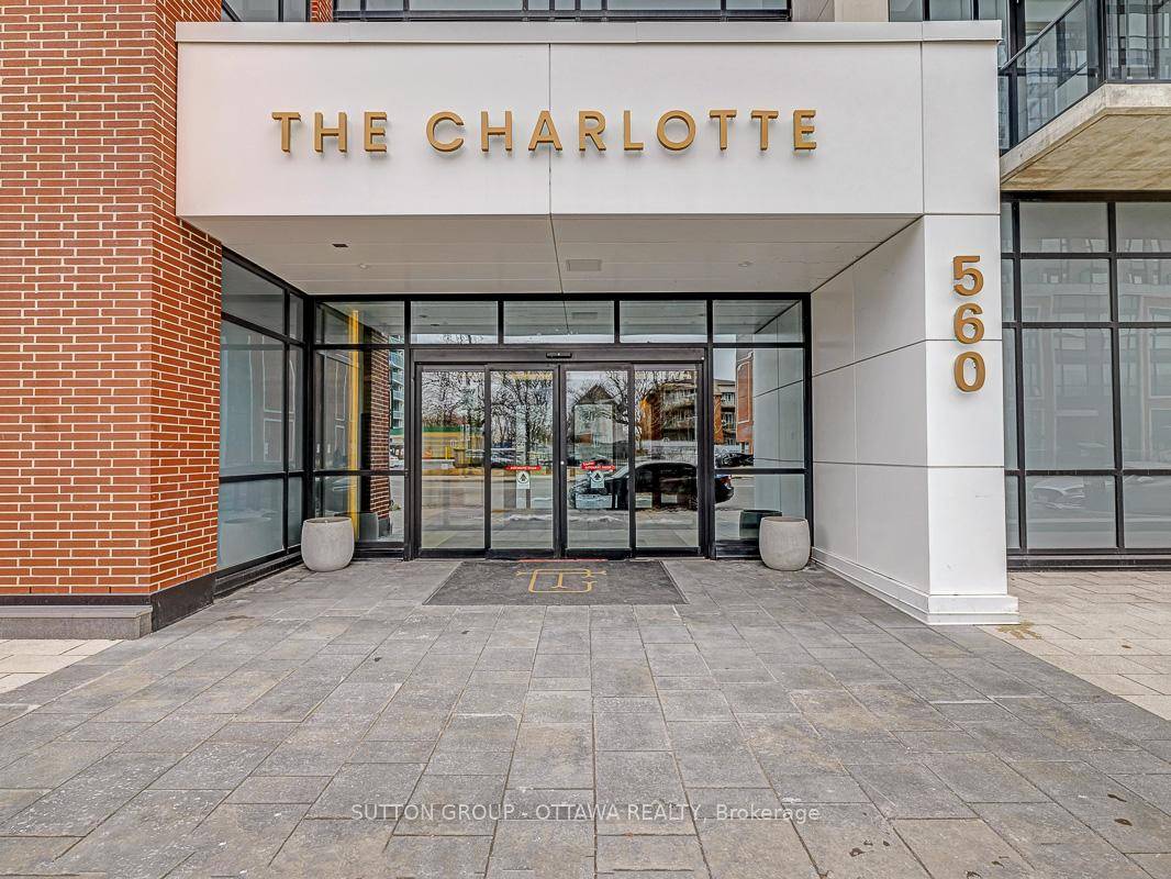 LIVE IN LUXURY ! This TWO BEDROOM, TWO BATHROOM modern condo in The Charlotte offers everything you need for low maintenancedowntown living.