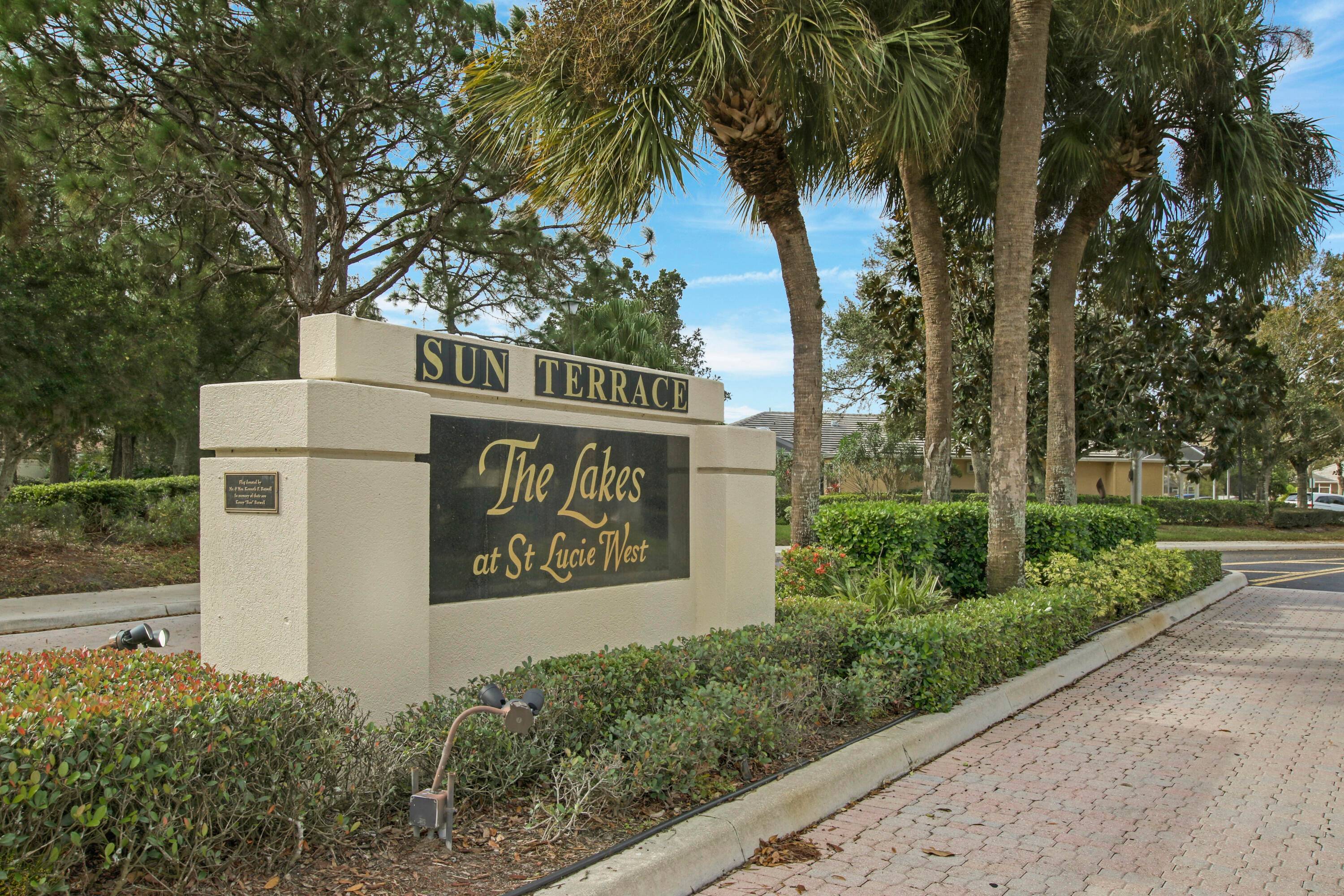 PATIO HOME IN SUN TERRACE WITH PRIVATE VIEWS !