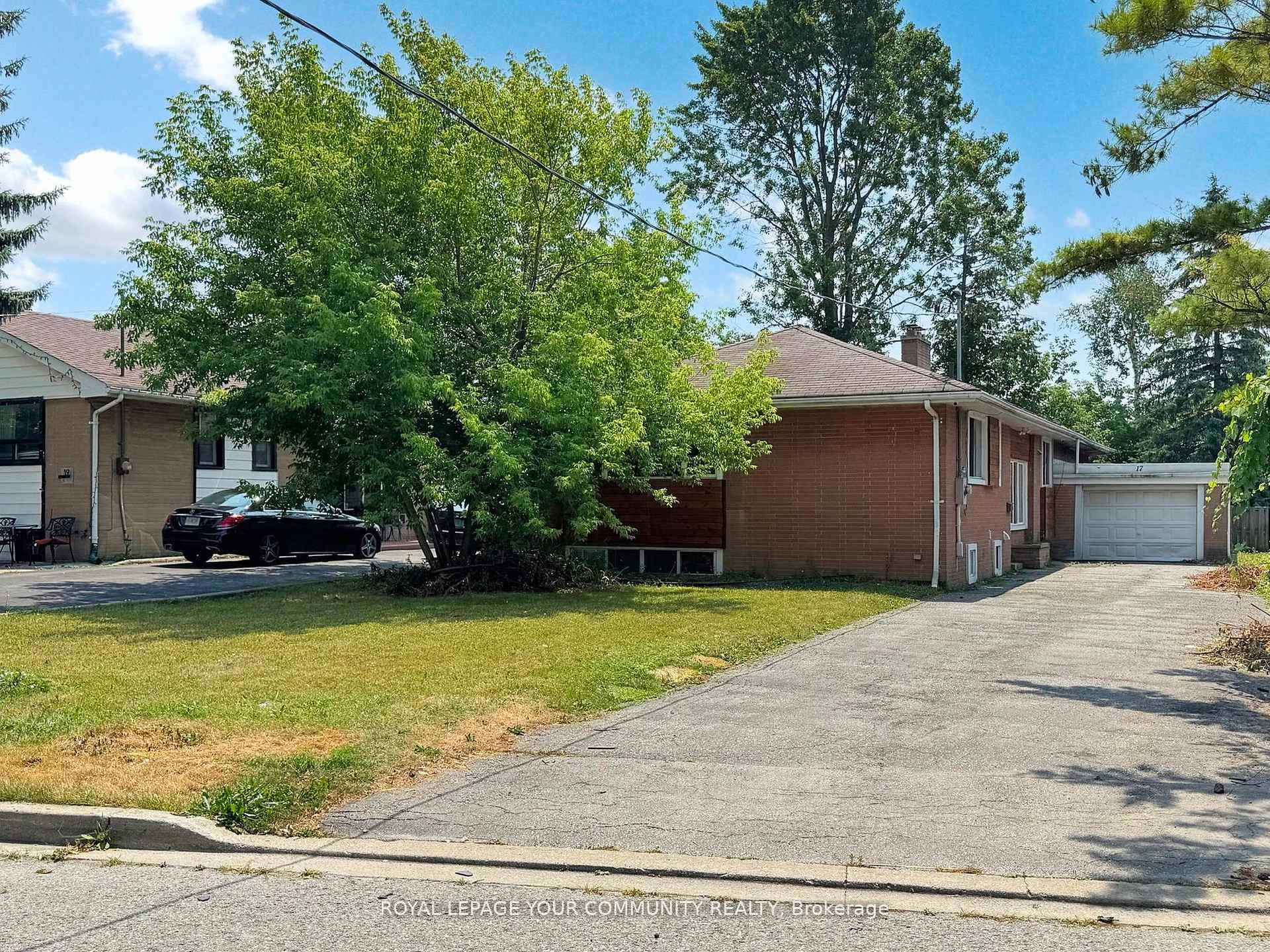 Spacious main floor bungalow unit featuring 3 1 bedrooms and one full bath, ideal for families or students looking for comfortable living.