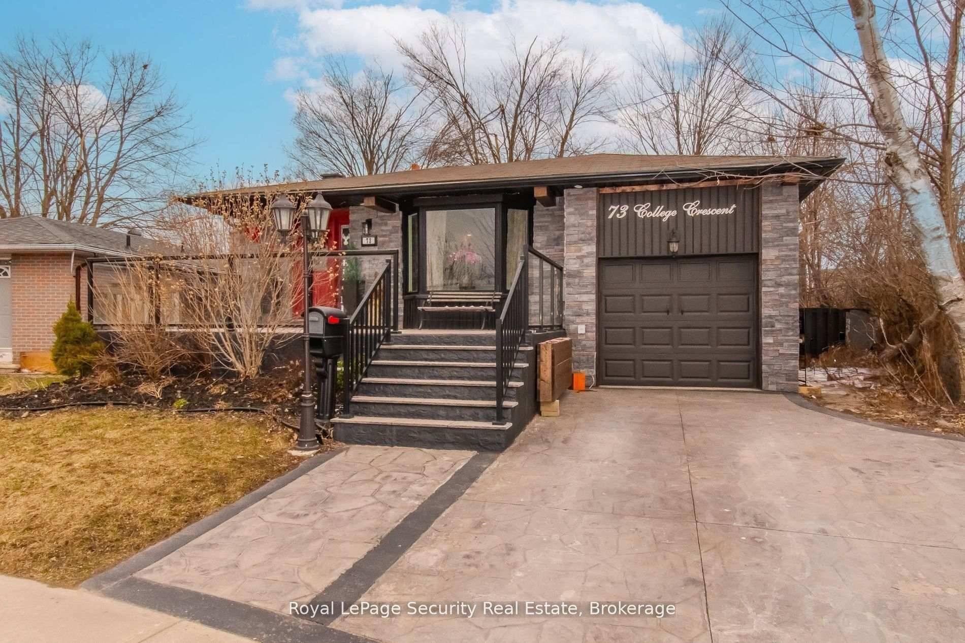 Beautiful 4 Level Backsplit with a lot off upgrades, fresh painted, Conveniently Located Steps To Georgian College, Rvh amp ; Minutes To Local Shopping.