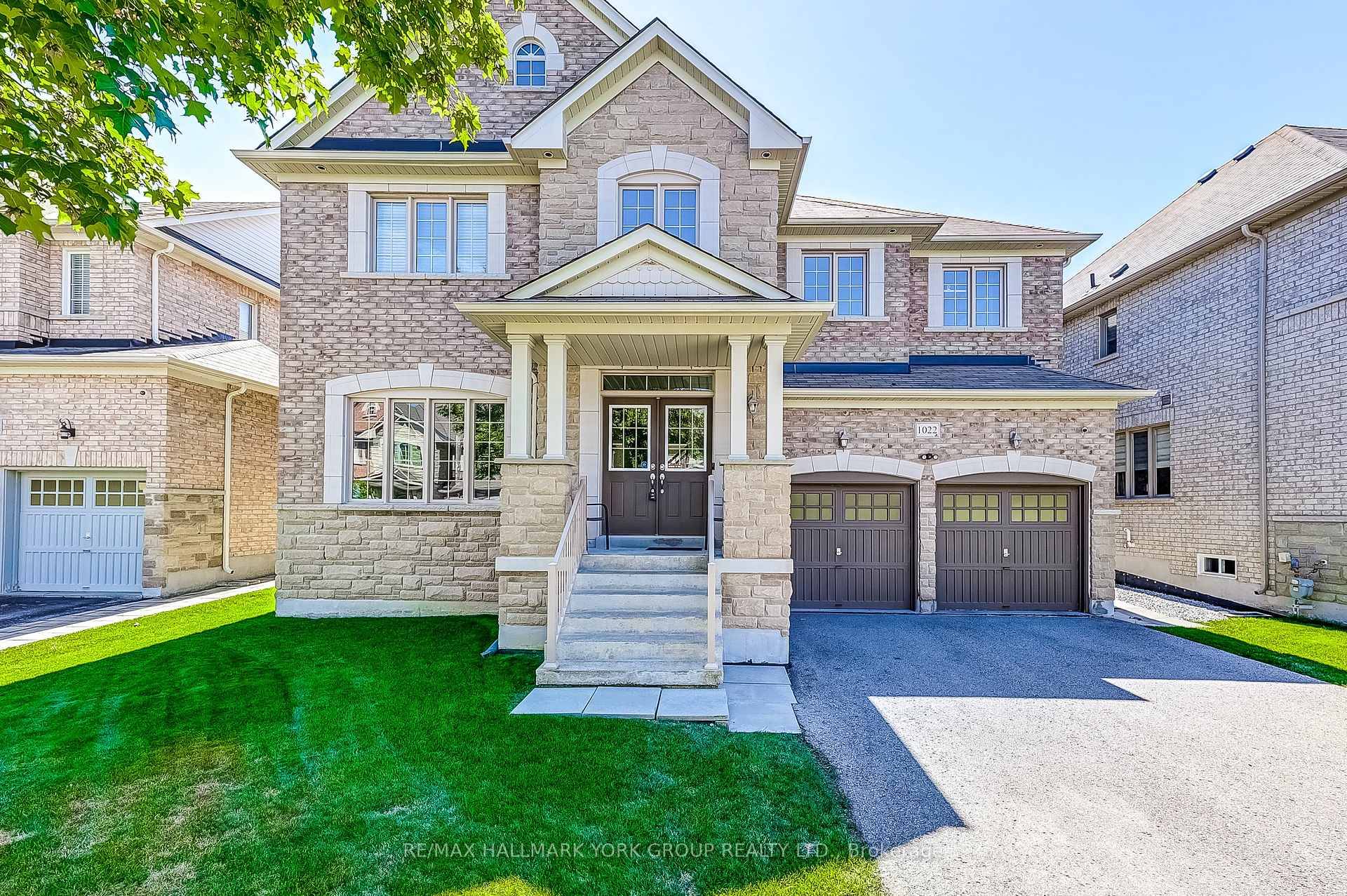 Discover Refined Living In Newmarket's Copper Hills Community.