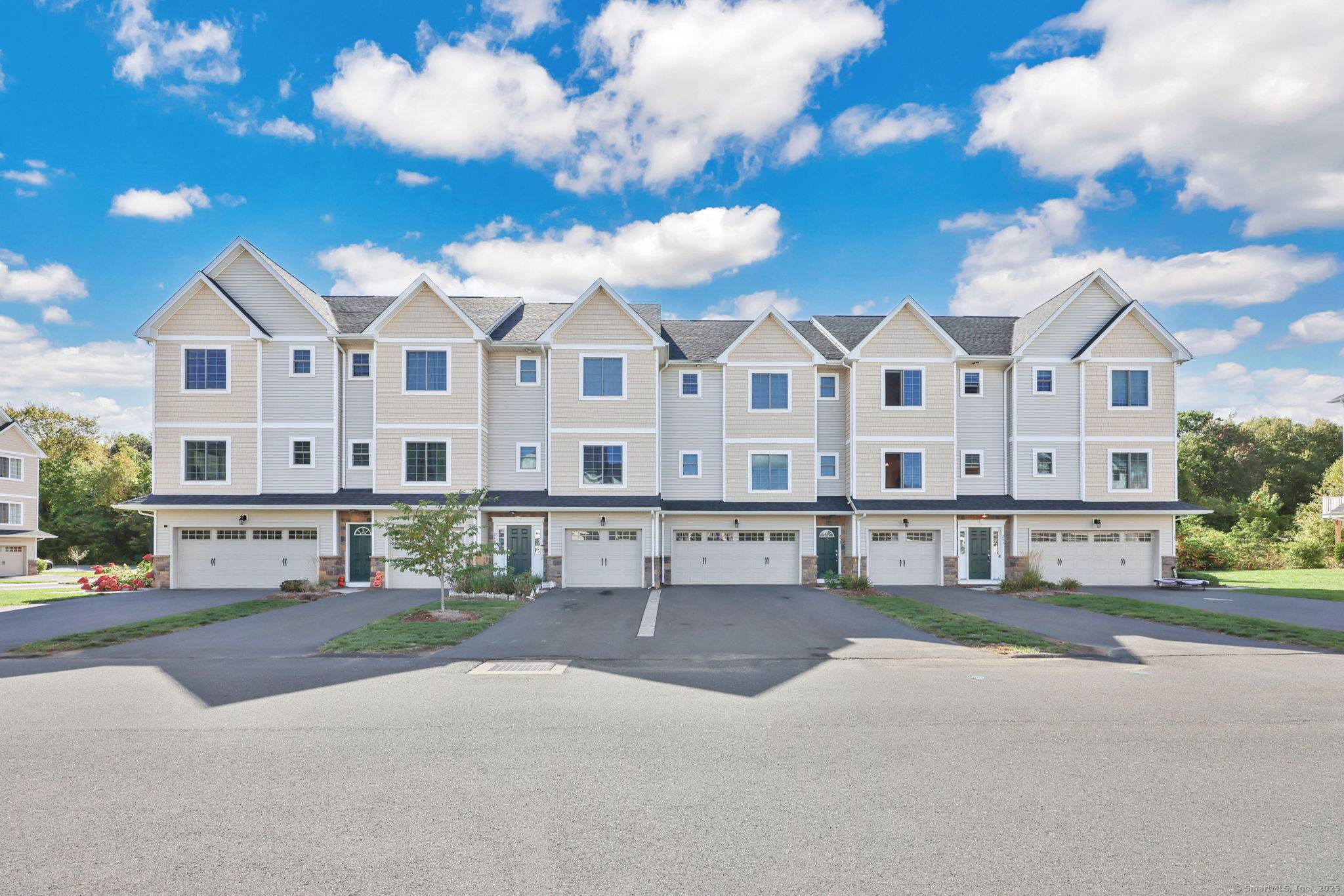 BETTER THAN NEW ! 2019 built TOWNHOME at highly sought after SOUTH WINDSOR WOODS community.