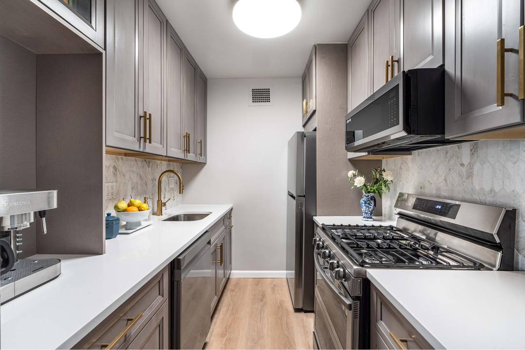 Move right into your oversized 1 Bedroom with separate Office and a beautifully renovated chef's kitchen !