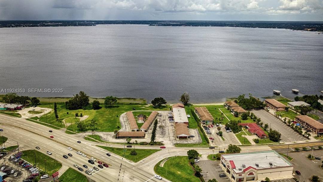 14 UNITS LAKEFRONT LARGEST UNITS IN SEBRING DOCK WALK TO SHOPPING 12 TWO BEDROOM 2 BATH UNITS 2 THREE BEDROOM 2 BATH UNITS NEWER ROOFS PERFECT CONDO CONVERSION Virtual Tour ...