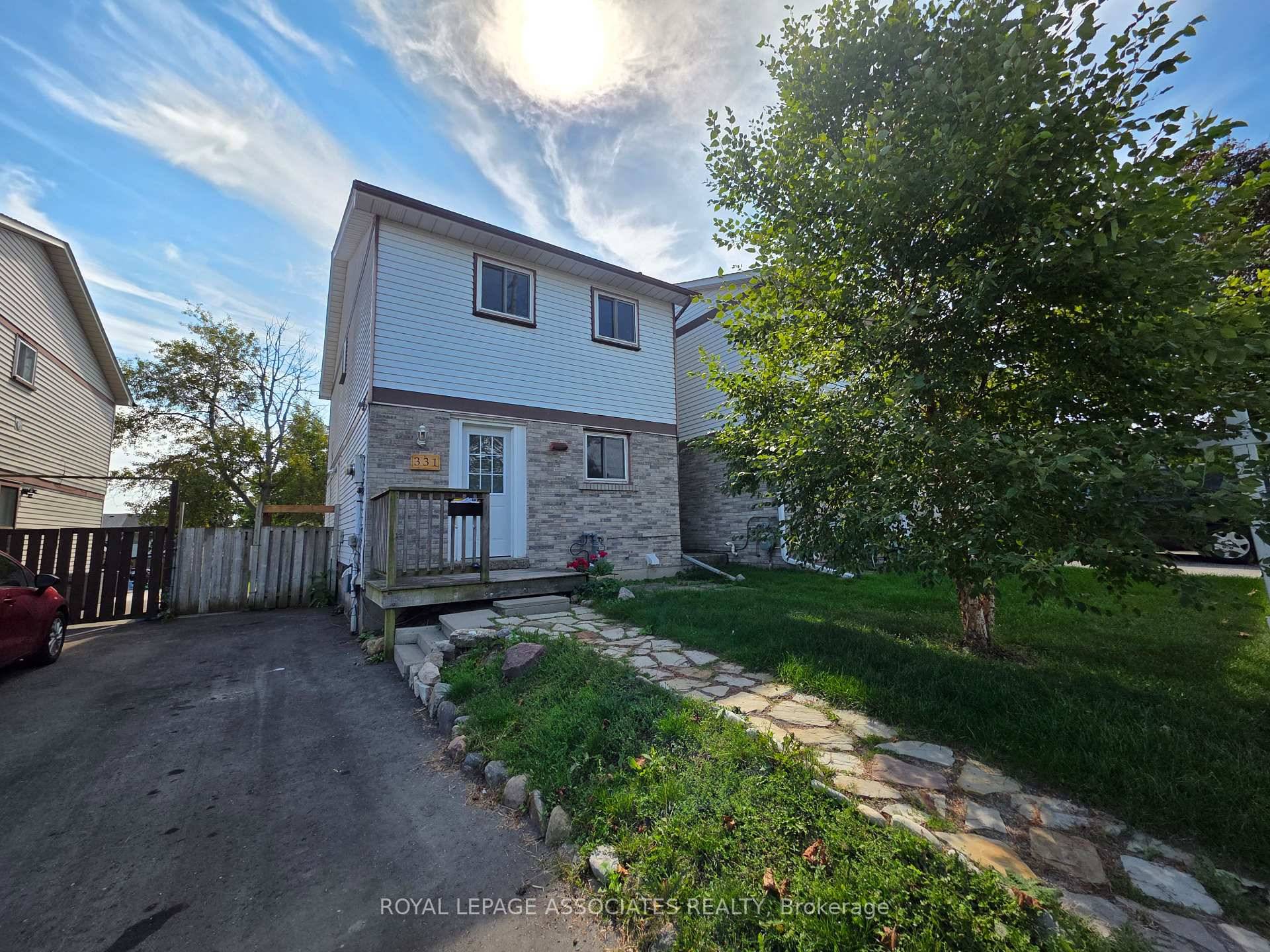 Welcome to this functional 2 storey, detached home in the prestigious Lakeview community in Oshawa.