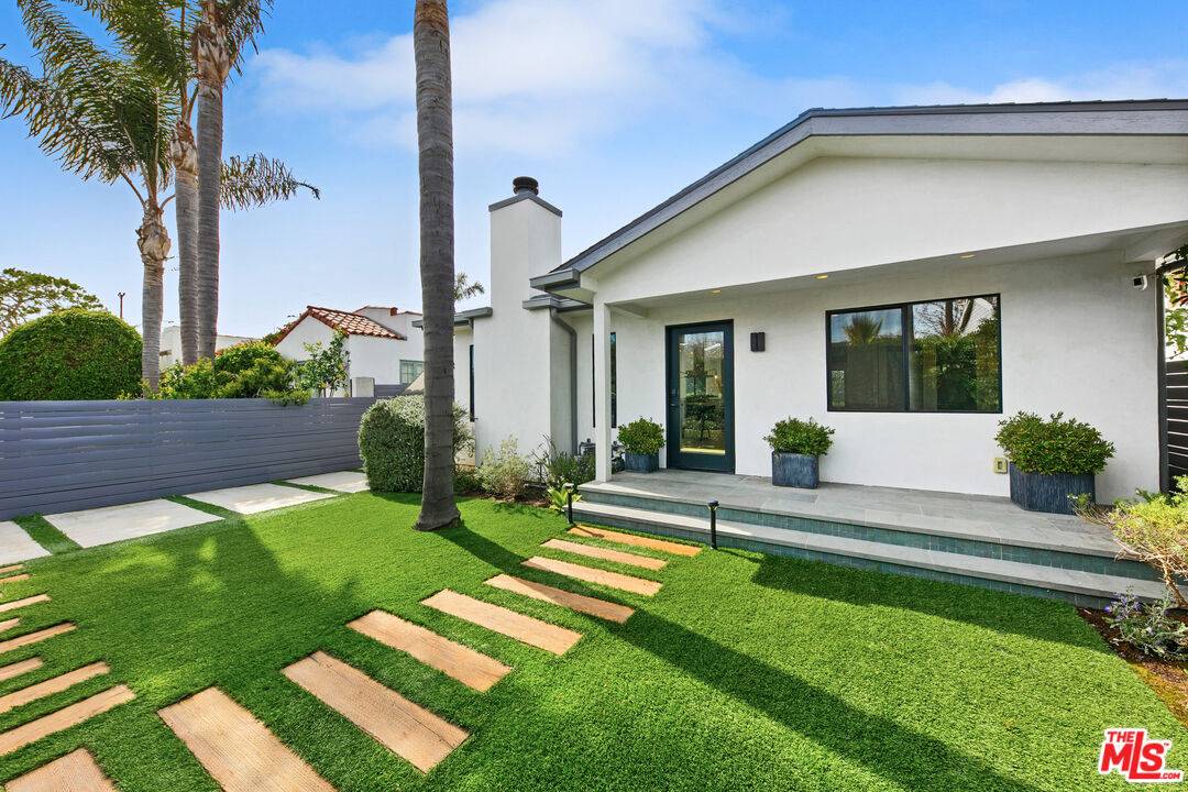1025   Nowita Pl 5.0 Marina Del Rey LA