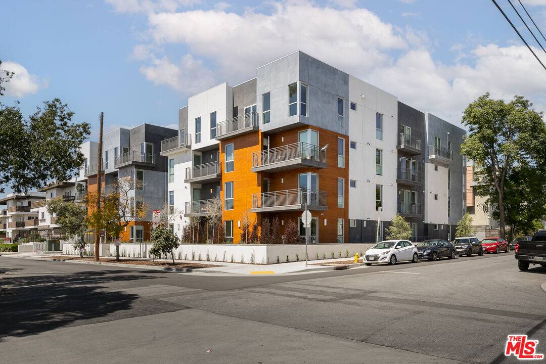 5801 Camerford Ave 2BR Hancock Park La